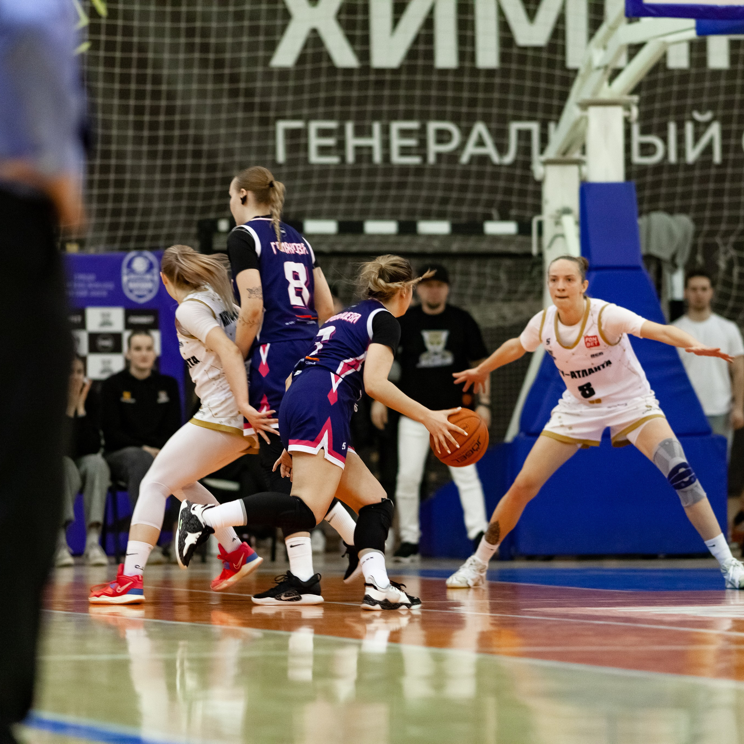 ЧГУ-Атланта — Металлург 3 игра. Фотография