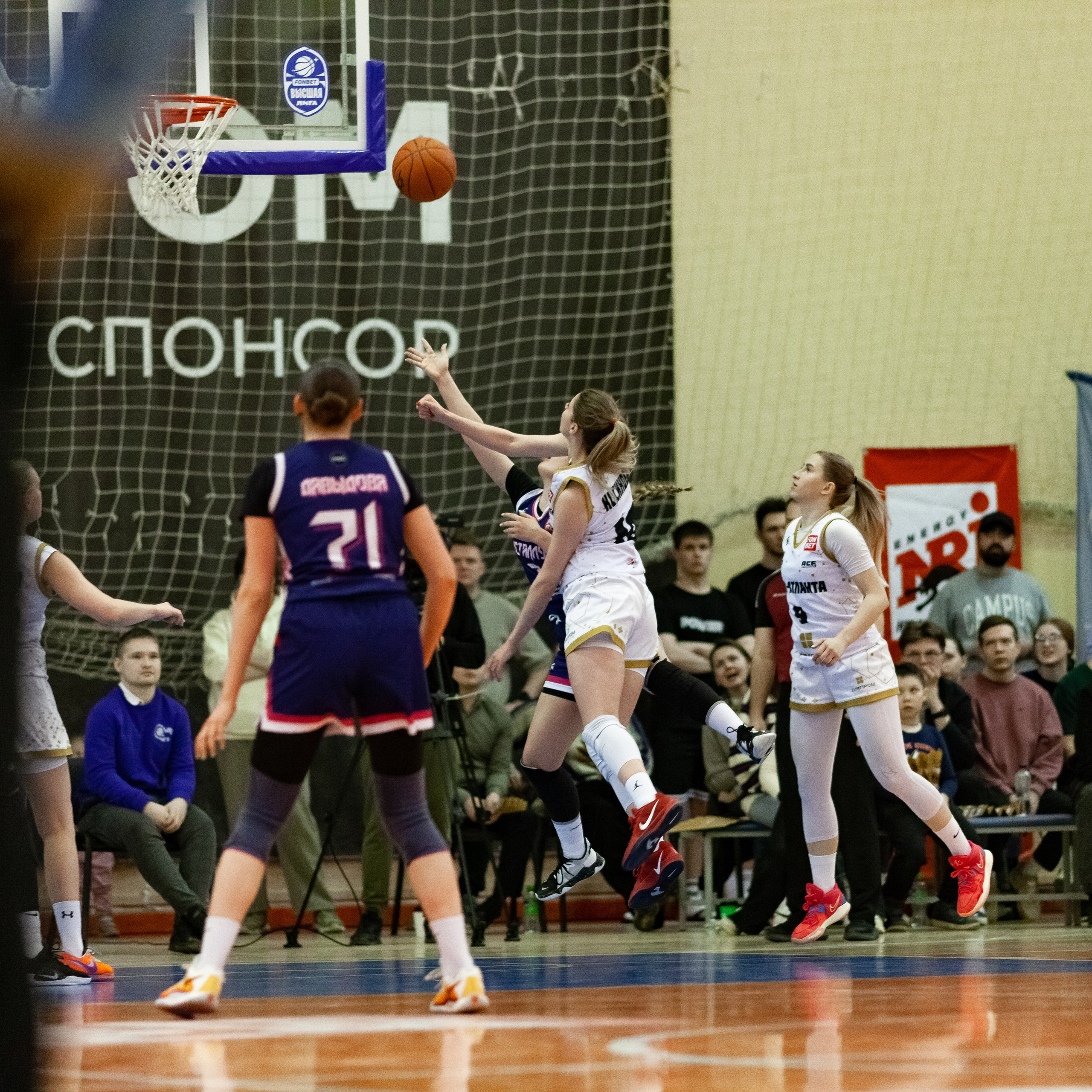 ЧГУ-Атланта — Металлург 3 игра. Фотография