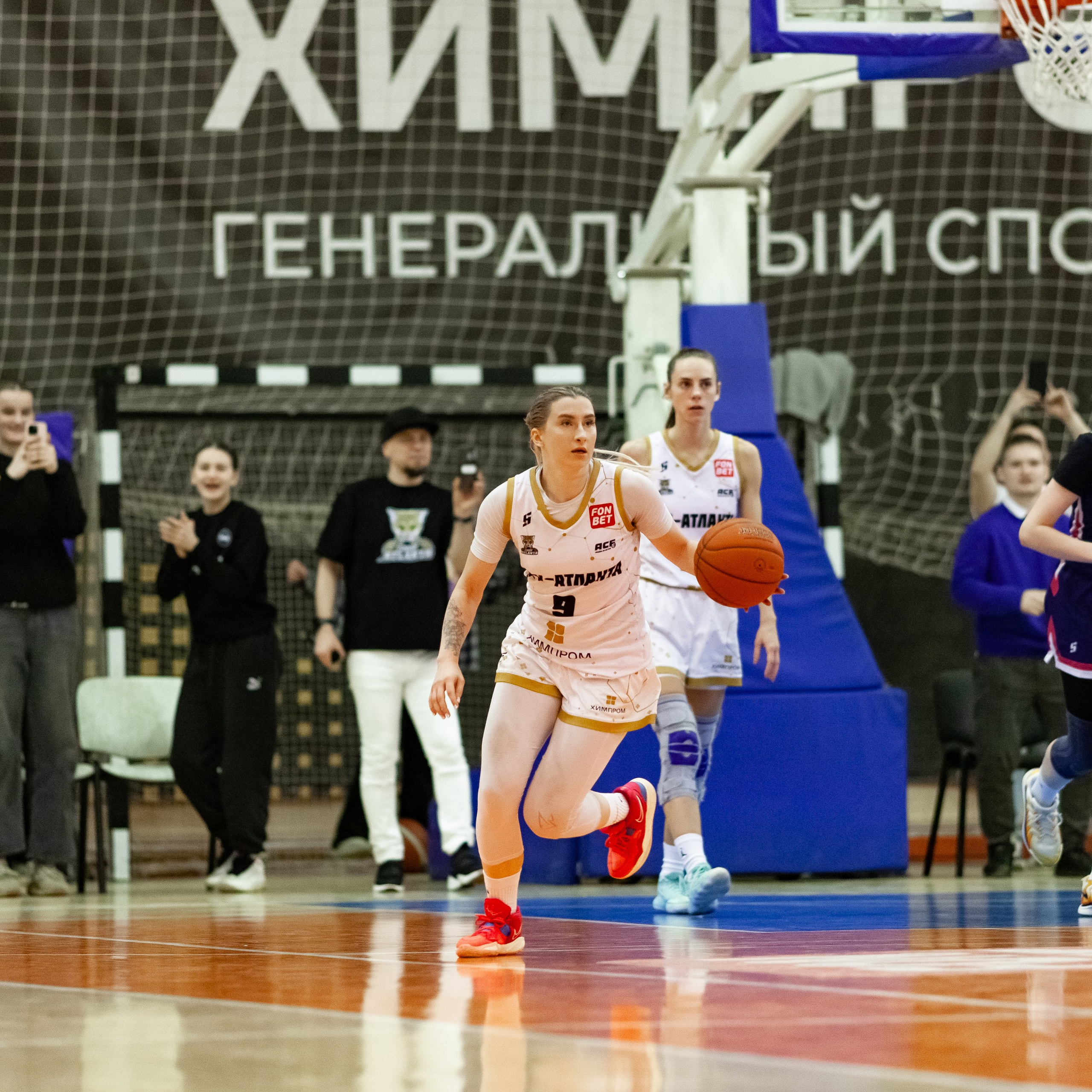 ЧГУ-Атланта — Металлург 3 игра. Фотография