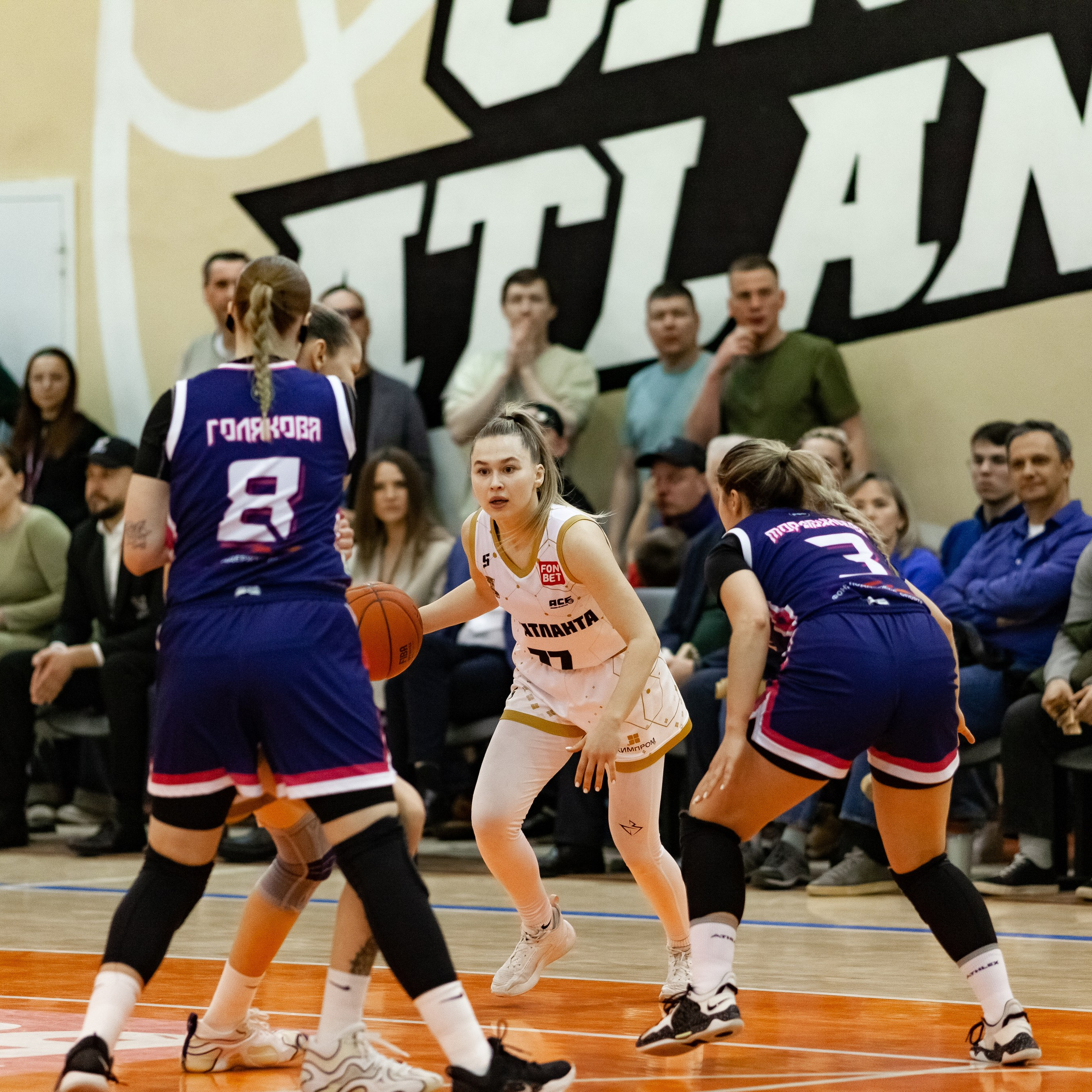 ЧГУ-Атланта — Металлург 3 игра. Фотография