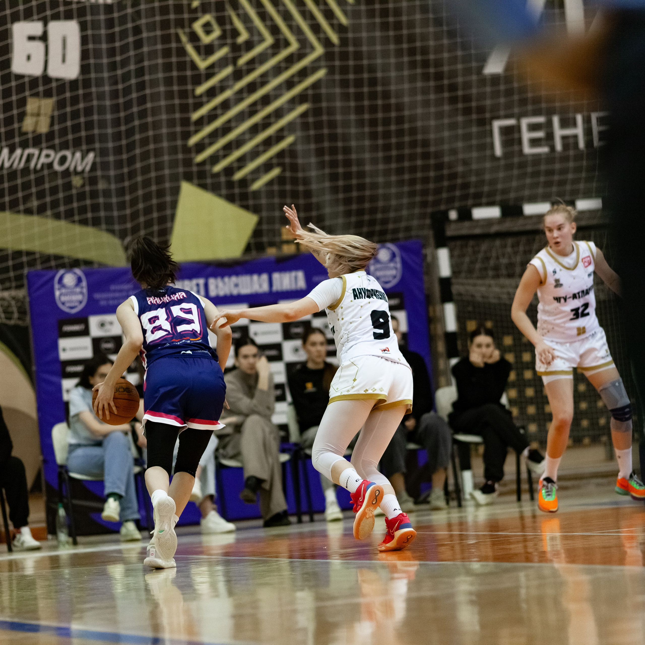 ЧГУ-Атланта — Металлург 3 игра. Фотография