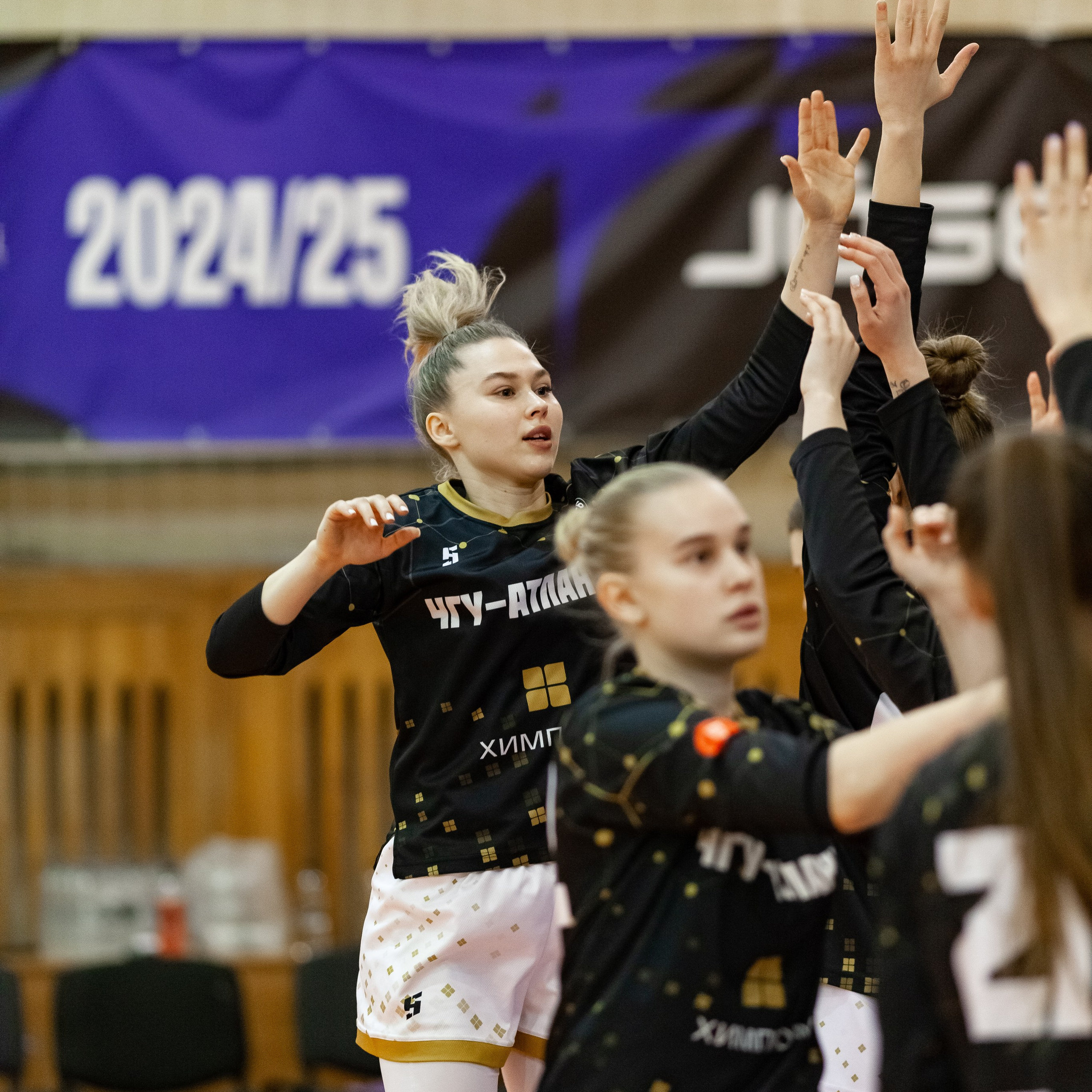 ЧГУ-Атланта — Металлург 3 игра. Фотография