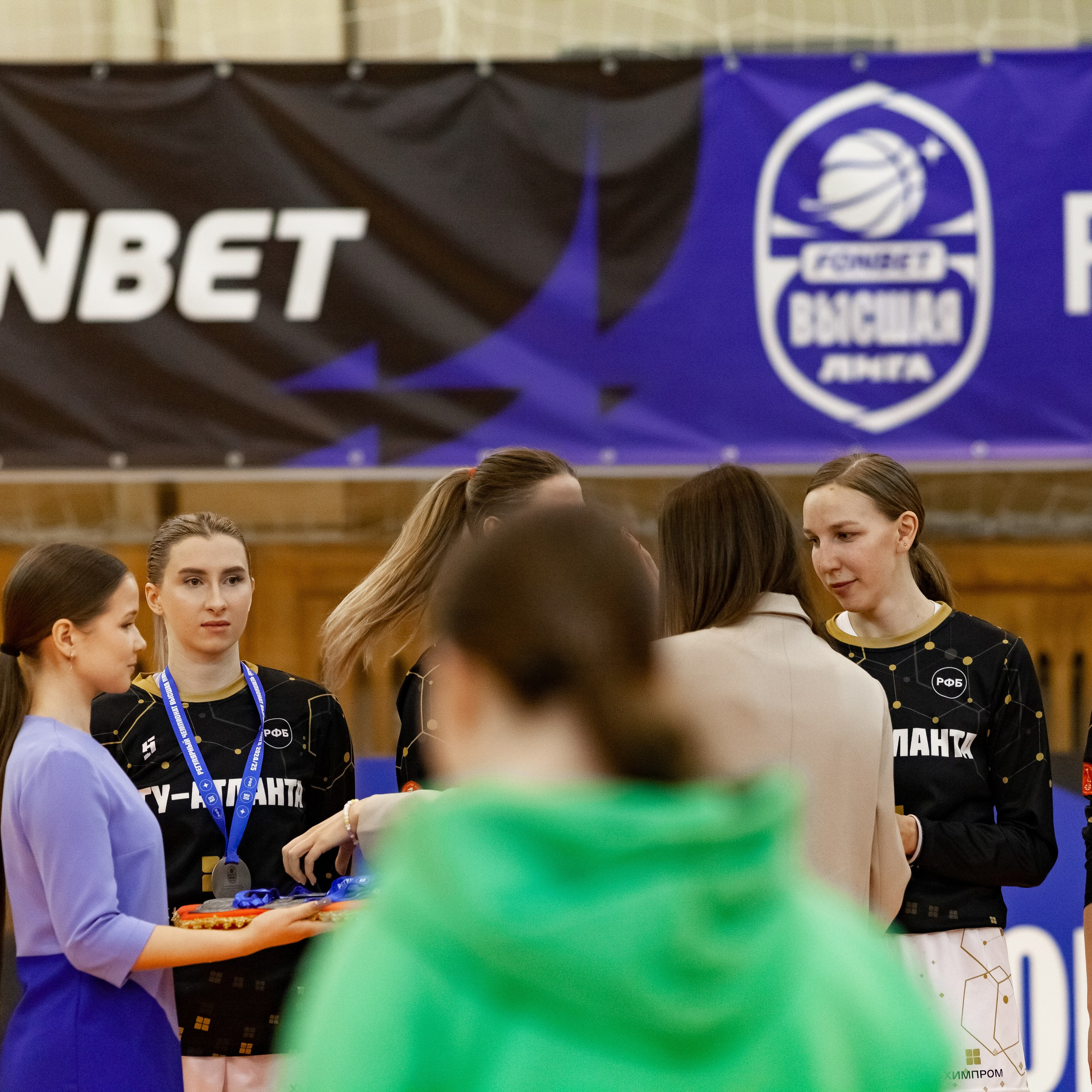 ЧГУ-Атланта — Металлург 3 игра. Фотография