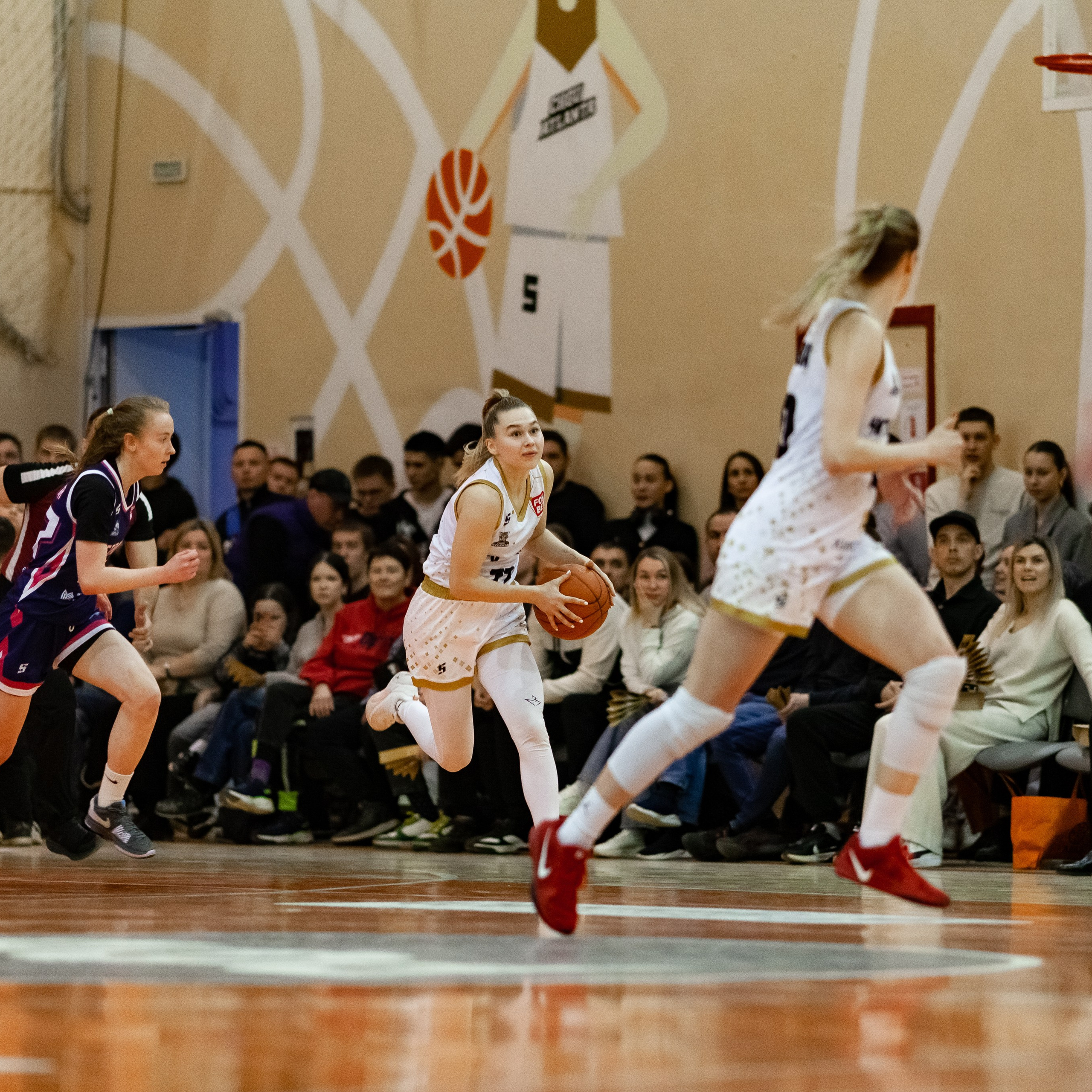 ЧГУ-Атланта — Металлург 3 игра. Фотография