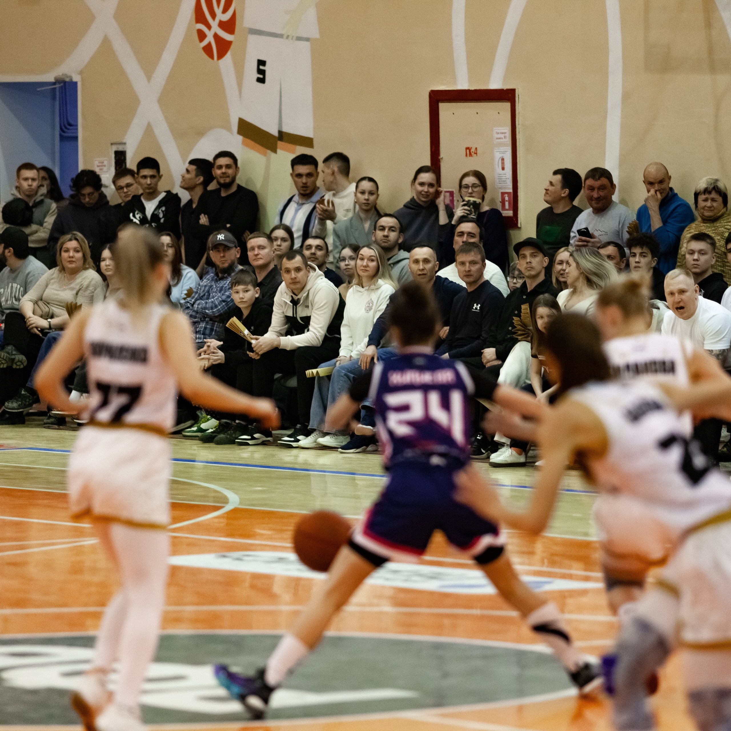 ЧГУ-Атланта — Металлург 3 игра. Фотография