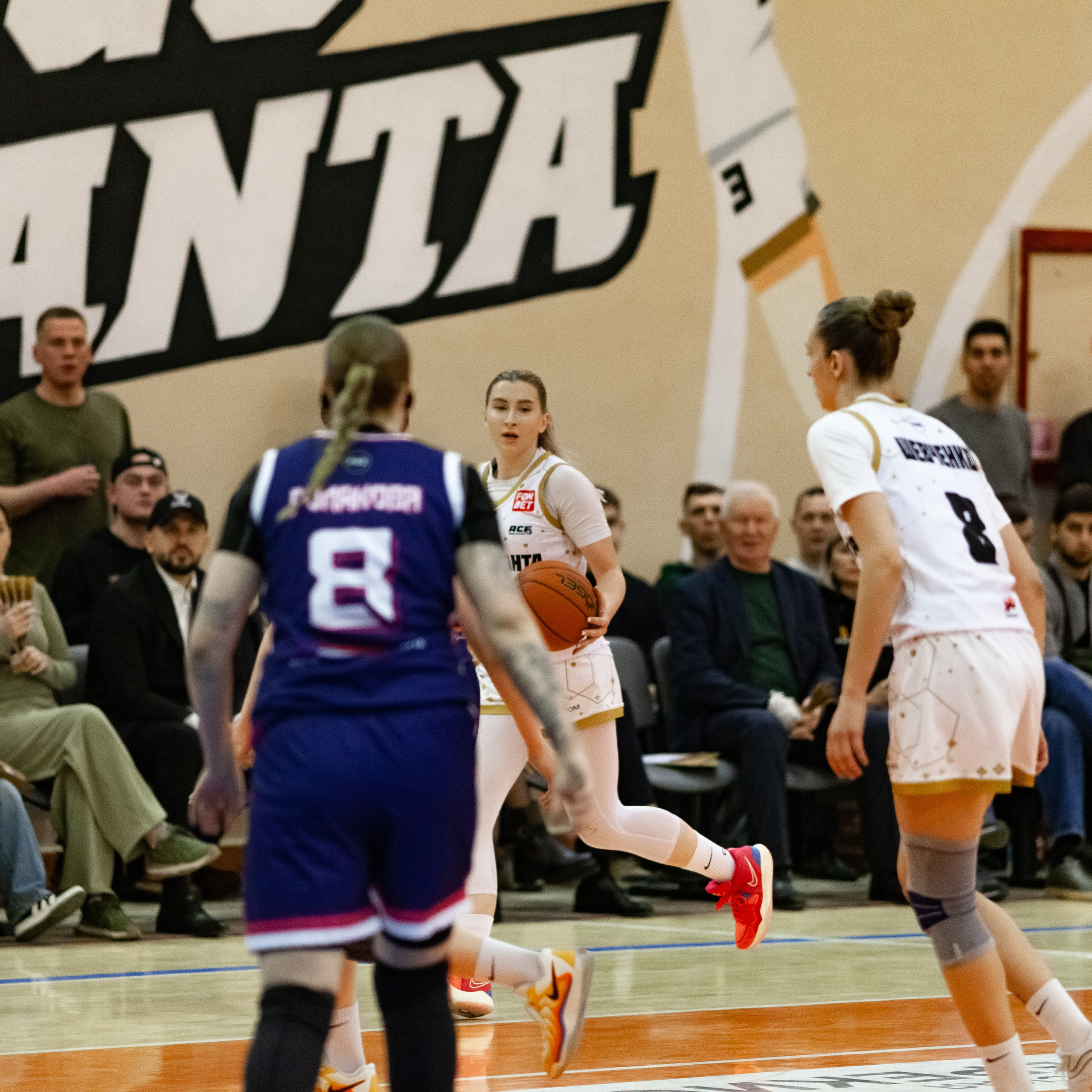 ЧГУ-Атланта — Металлург 3 игра. Фотография