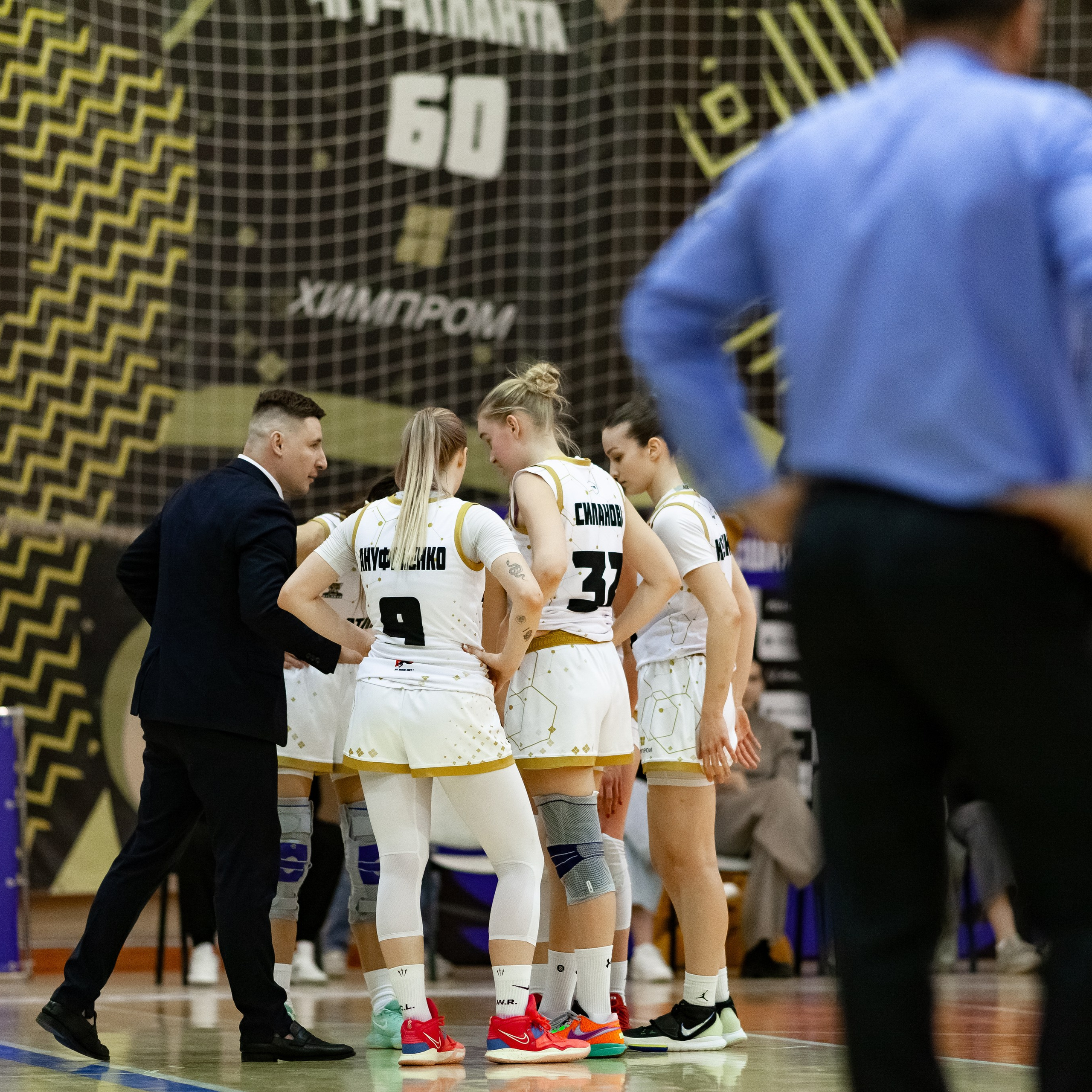 ЧГУ-Атланта — Металлург 3 игра. Фотография