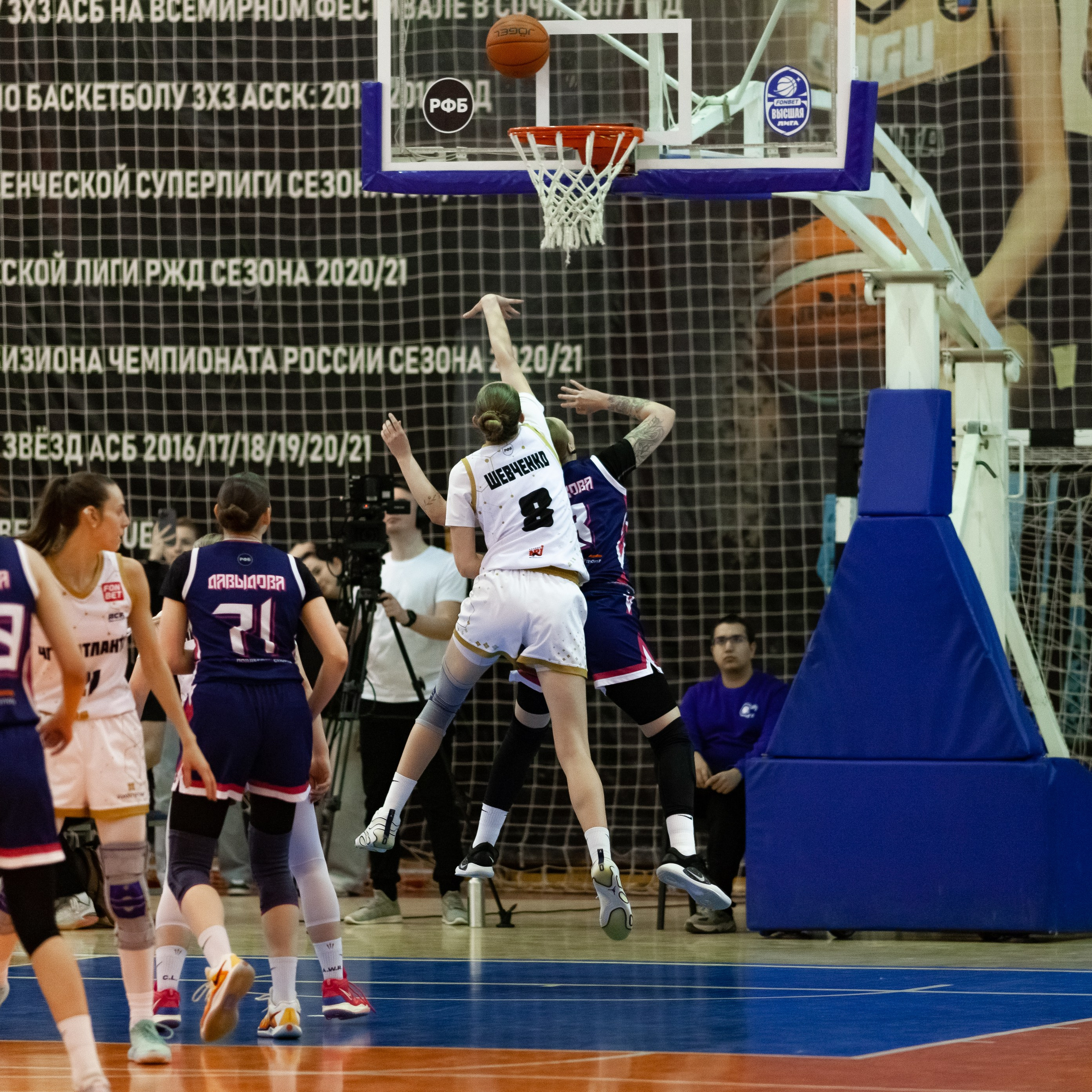 ЧГУ-Атланта — Металлург 3 игра. Фотография