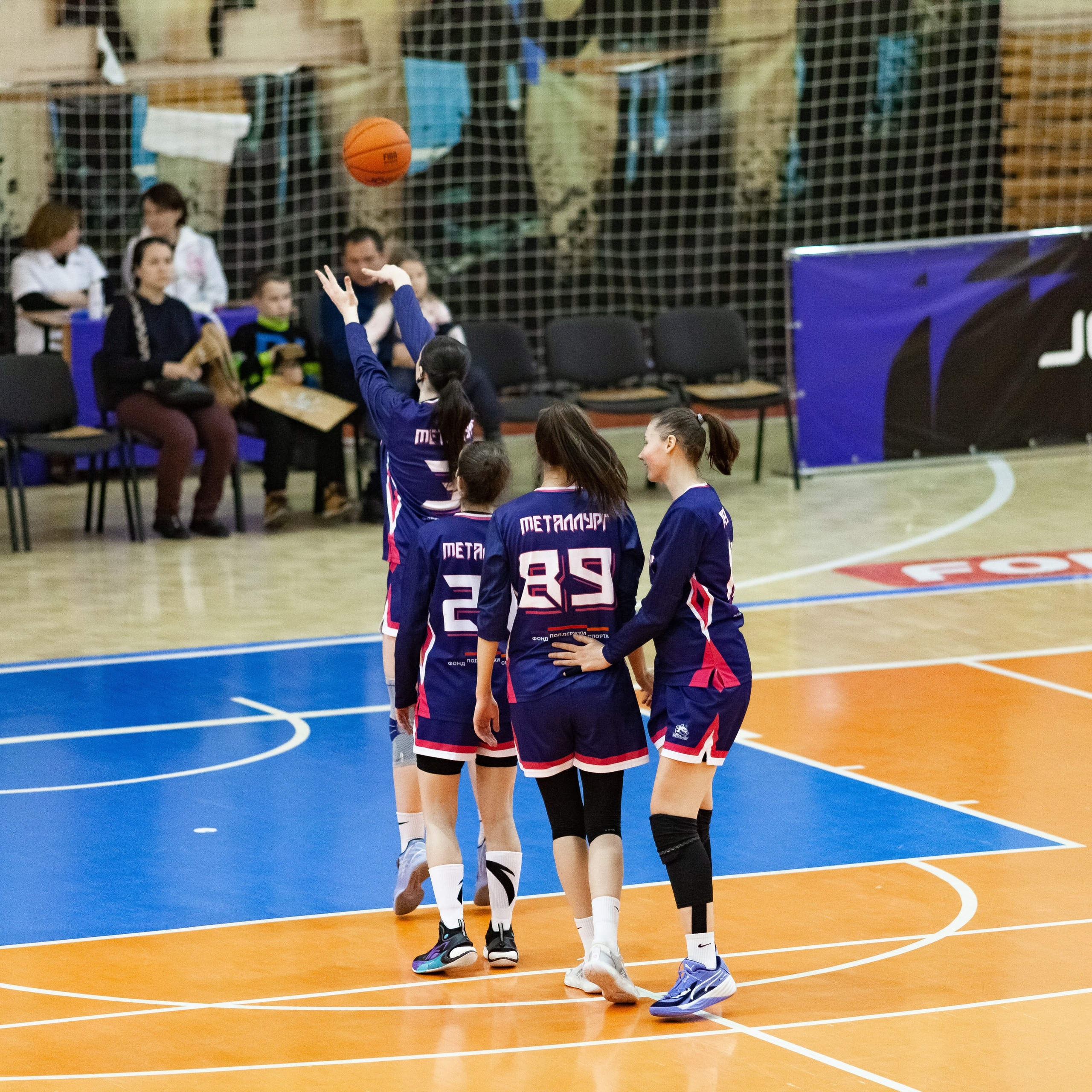 ЧГУ-Атланта — Металлург 3 игра. Фотография