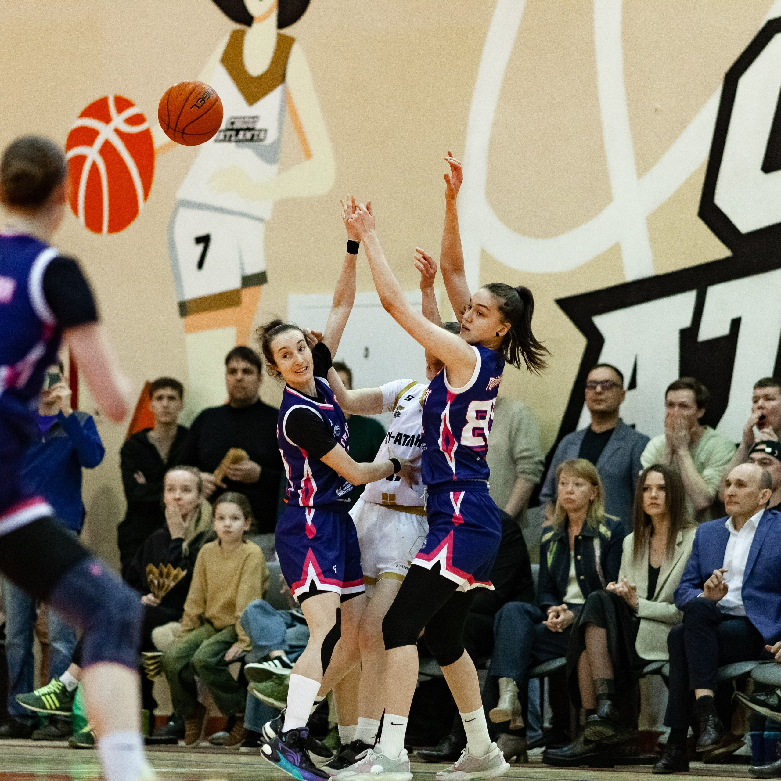 ЧГУ-Атланта — Металлург 3 игра. Фотография