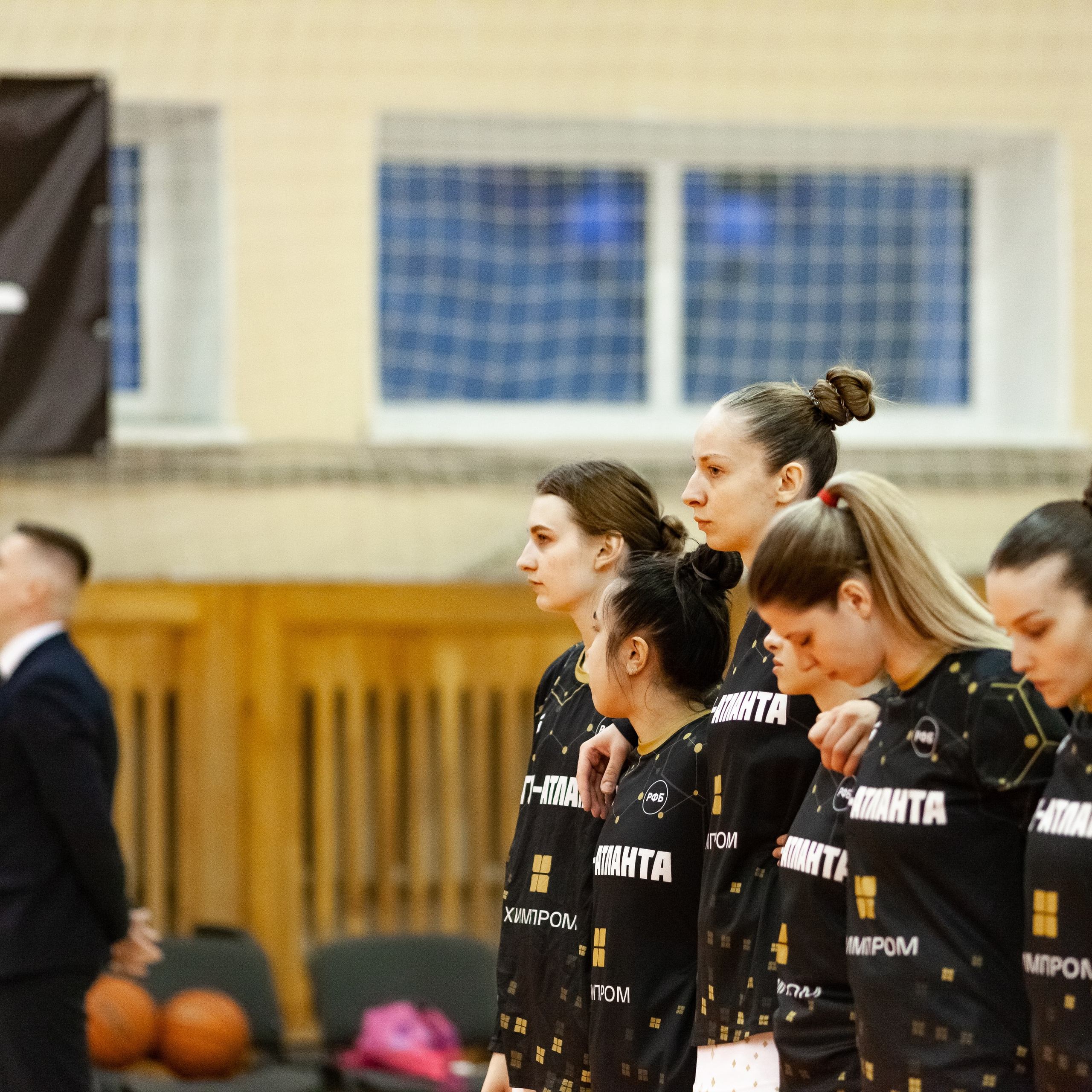 ЧГУ-Атланта — Металлург 3 игра. Фотография