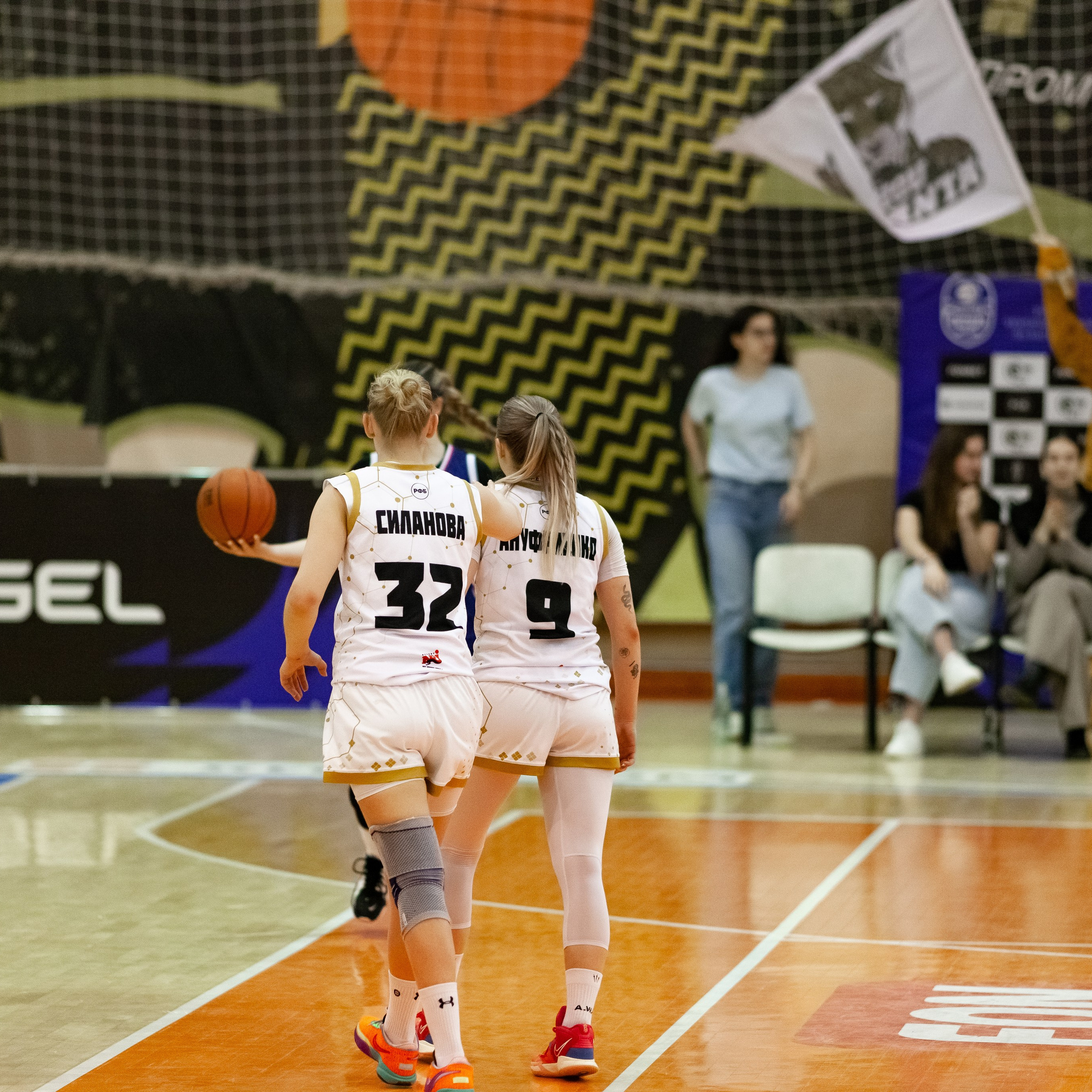 ЧГУ-Атланта — Металлург 3 игра. Фотография