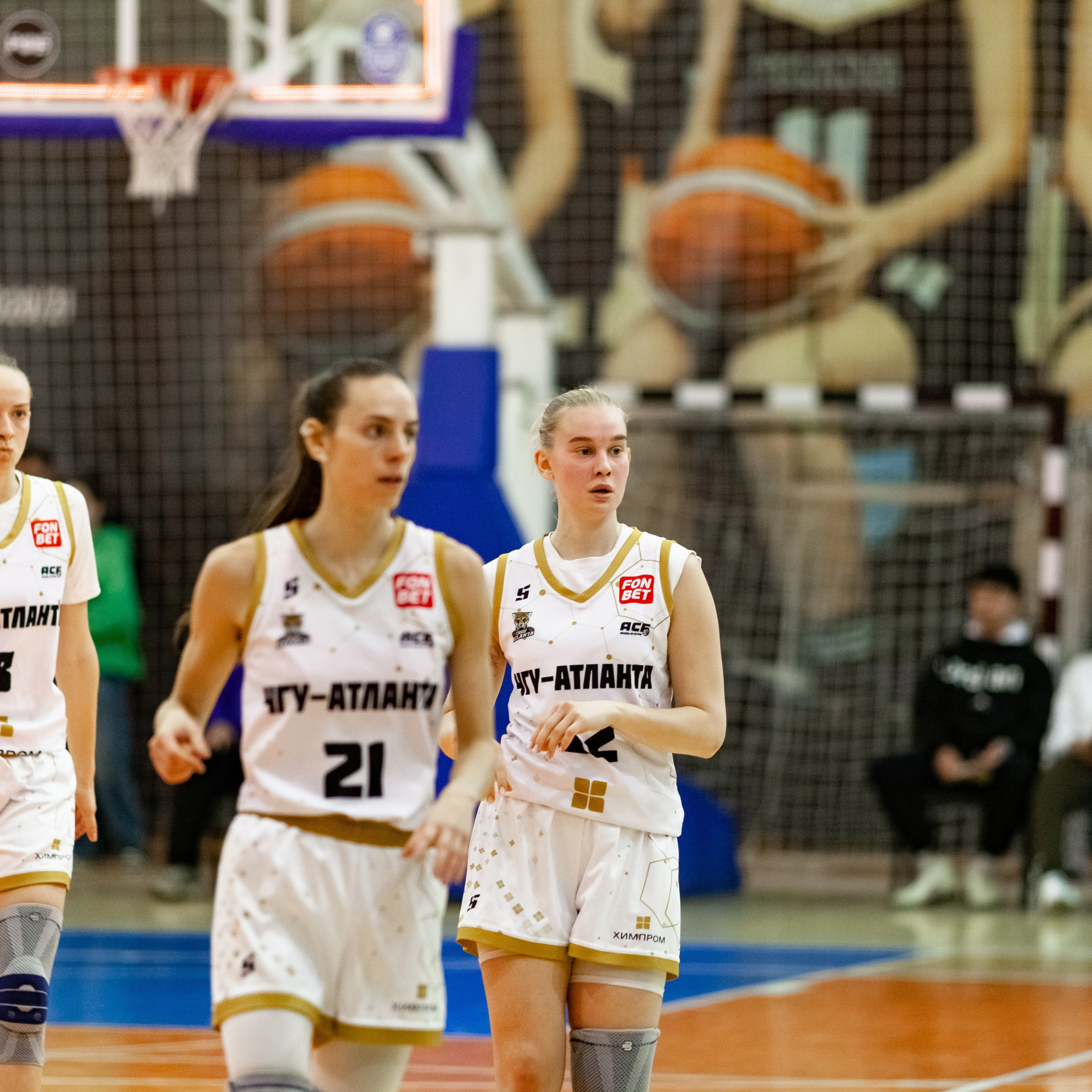 ЧГУ-Атланта — Металлург 3 игра. Фотография