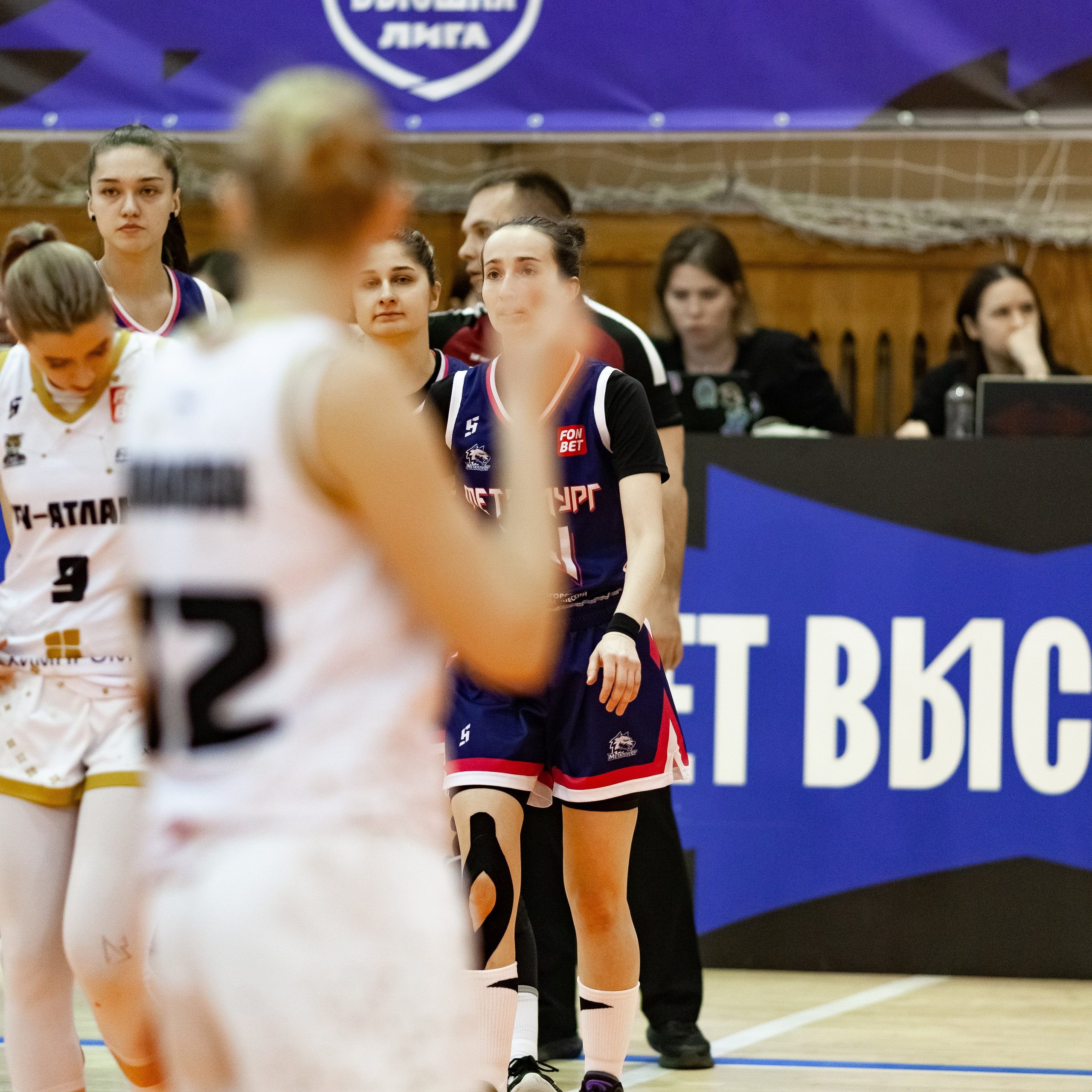 ЧГУ-Атланта — Металлург 3 игра. Фотография