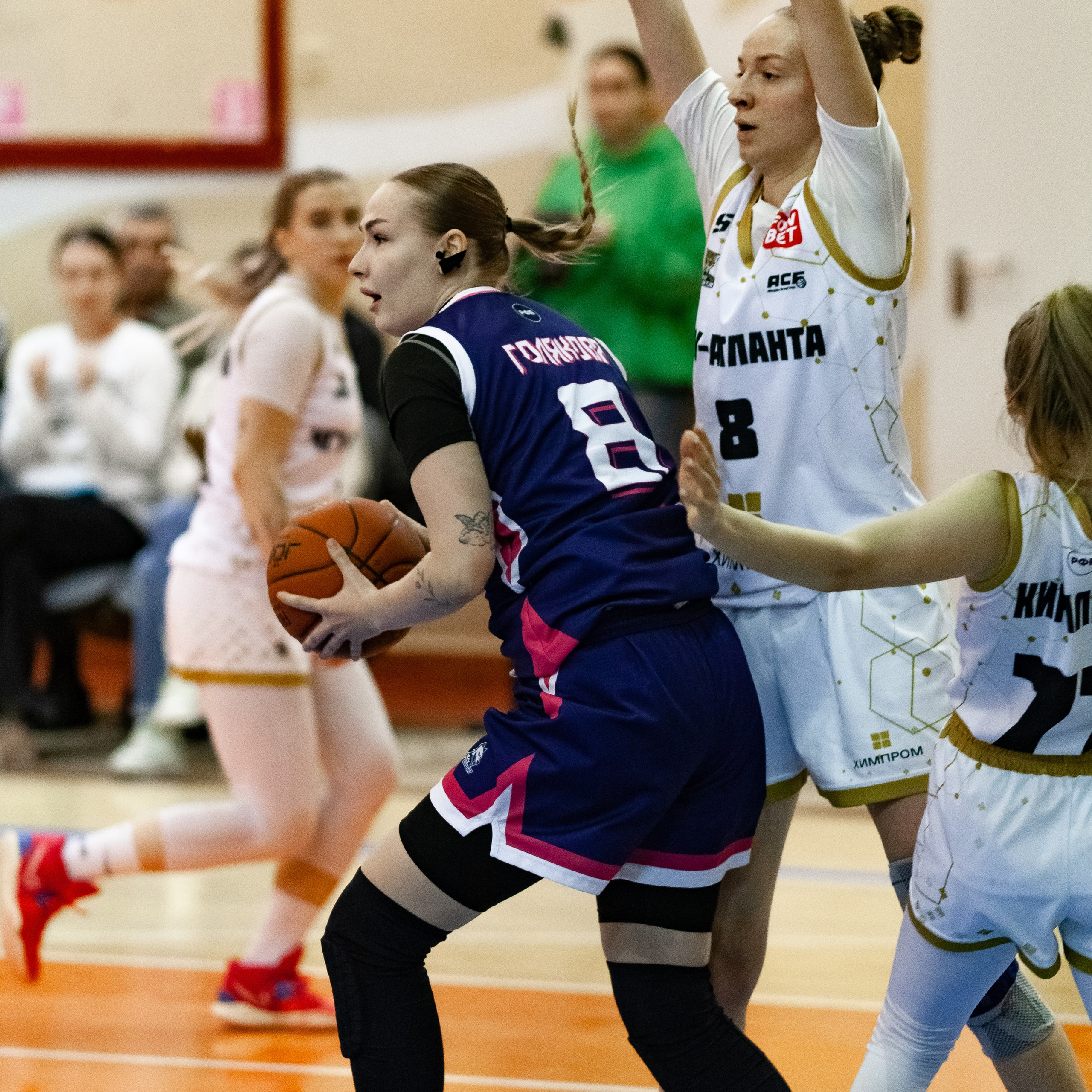 ЧГУ-Атланта — Металлург 3 игра. Фотография