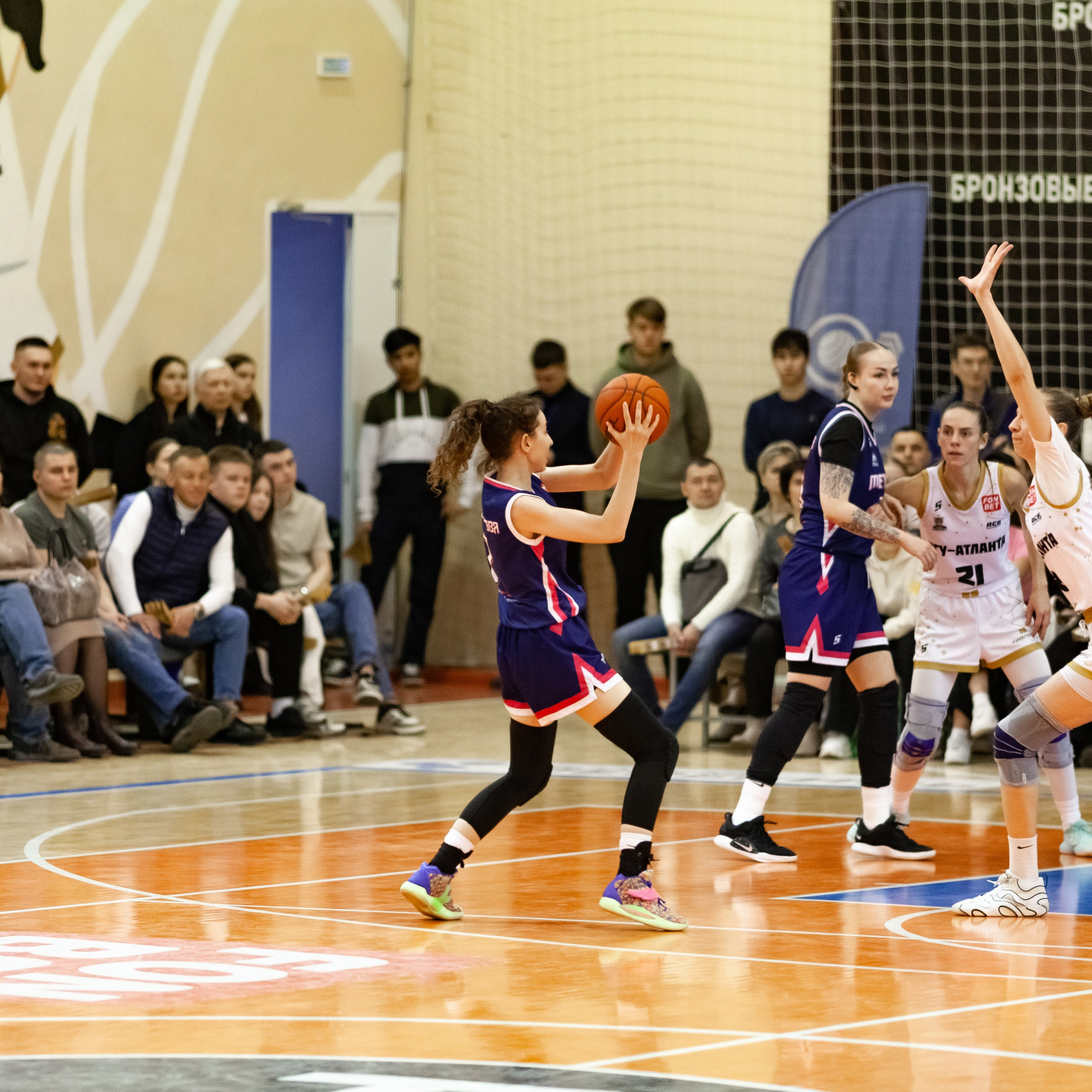 ЧГУ-Атланта — Металлург 3 игра. Фотография