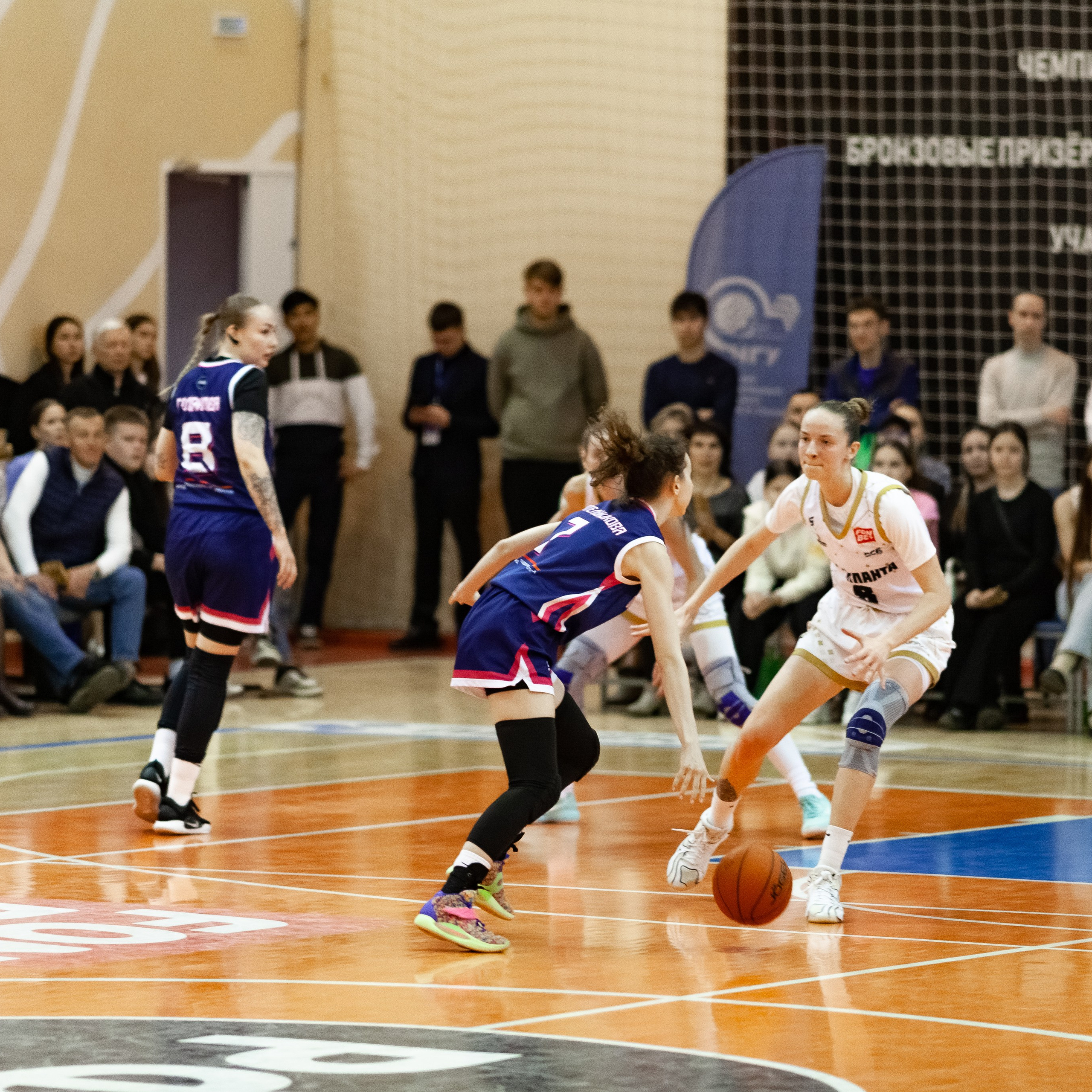 ЧГУ-Атланта — Металлург 3 игра. Фотография