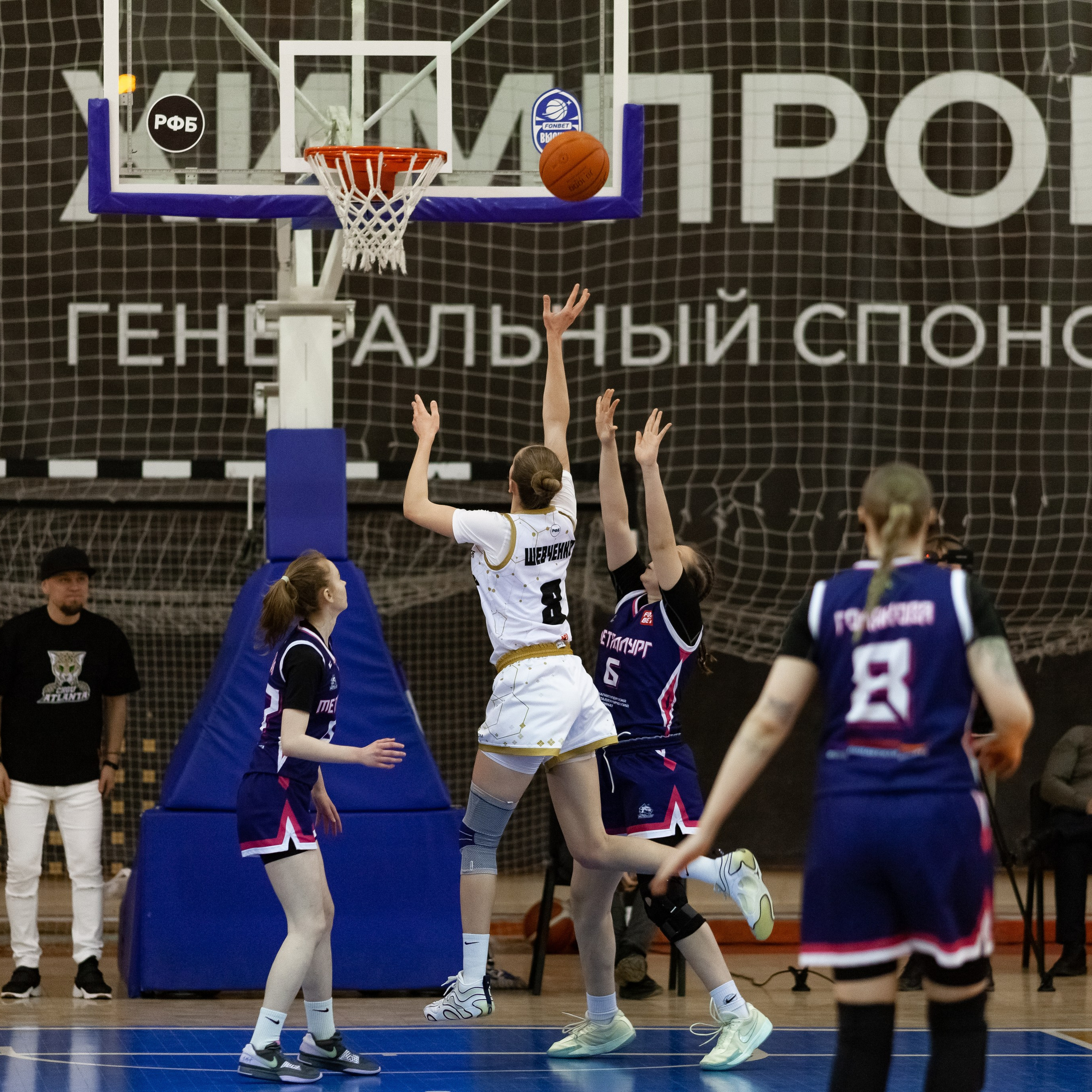 ЧГУ-Атланта — Металлург 3 игра. Фотография