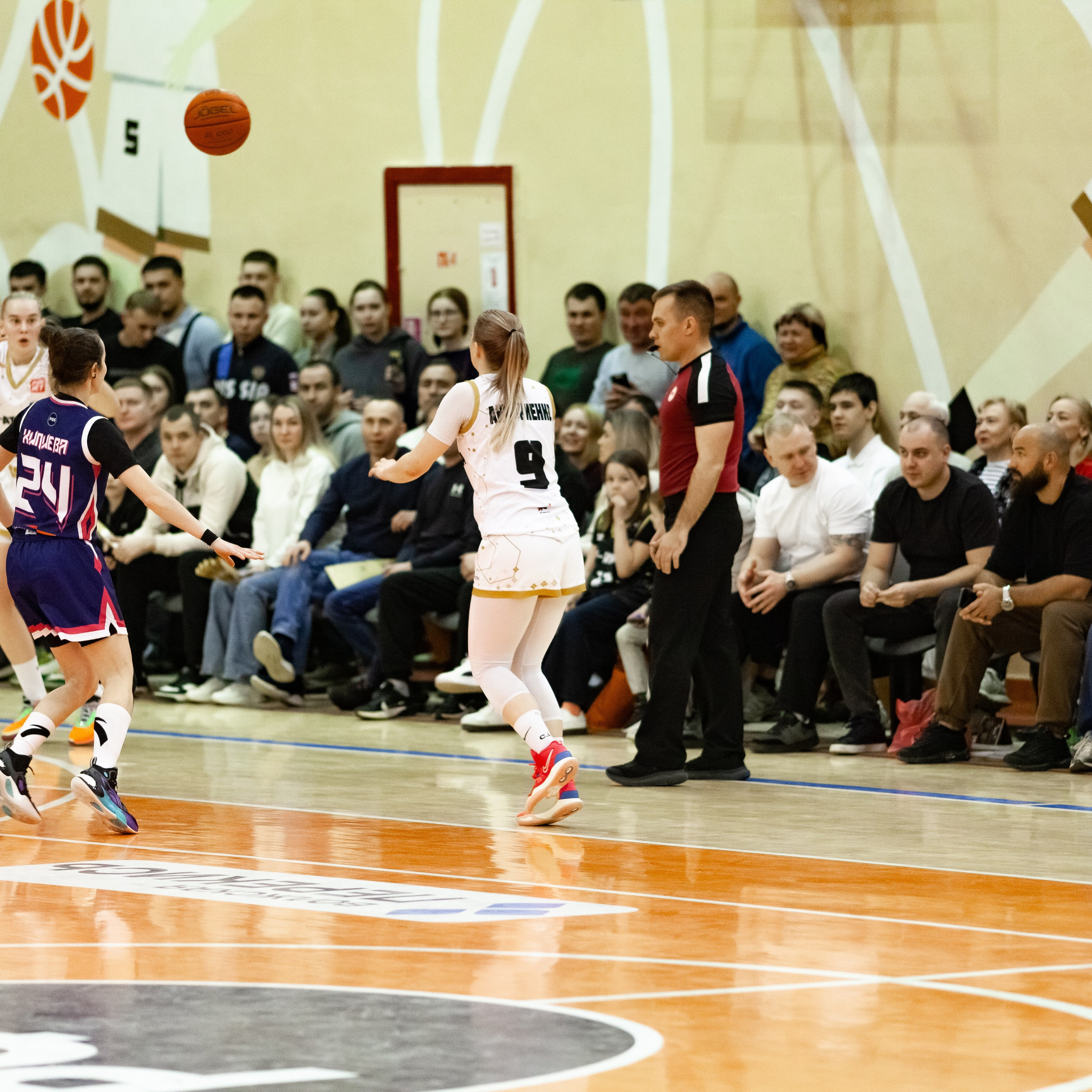 ЧГУ-Атланта — Металлург 3 игра. Фотография