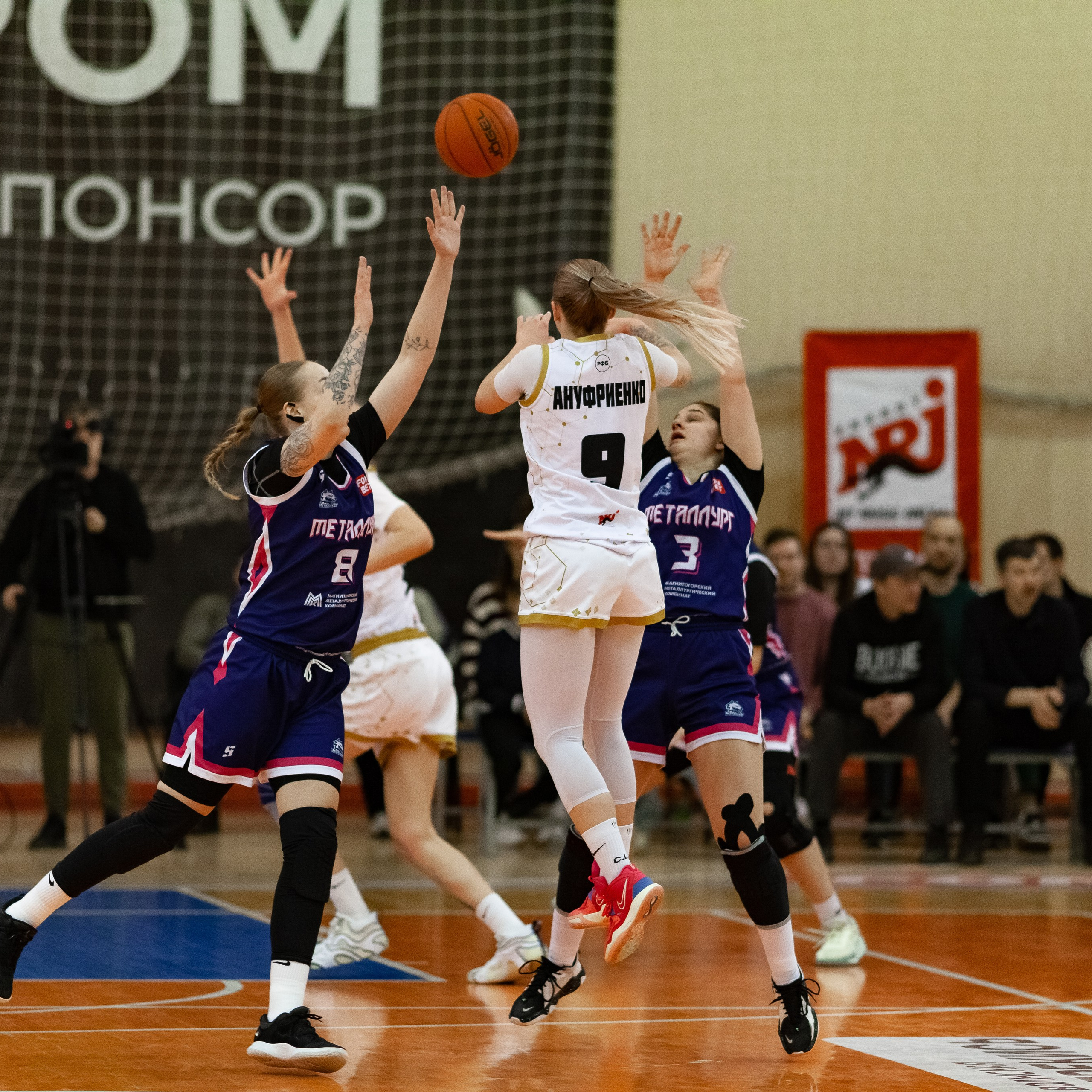 ЧГУ-Атланта — Металлург 3 игра. Фотография