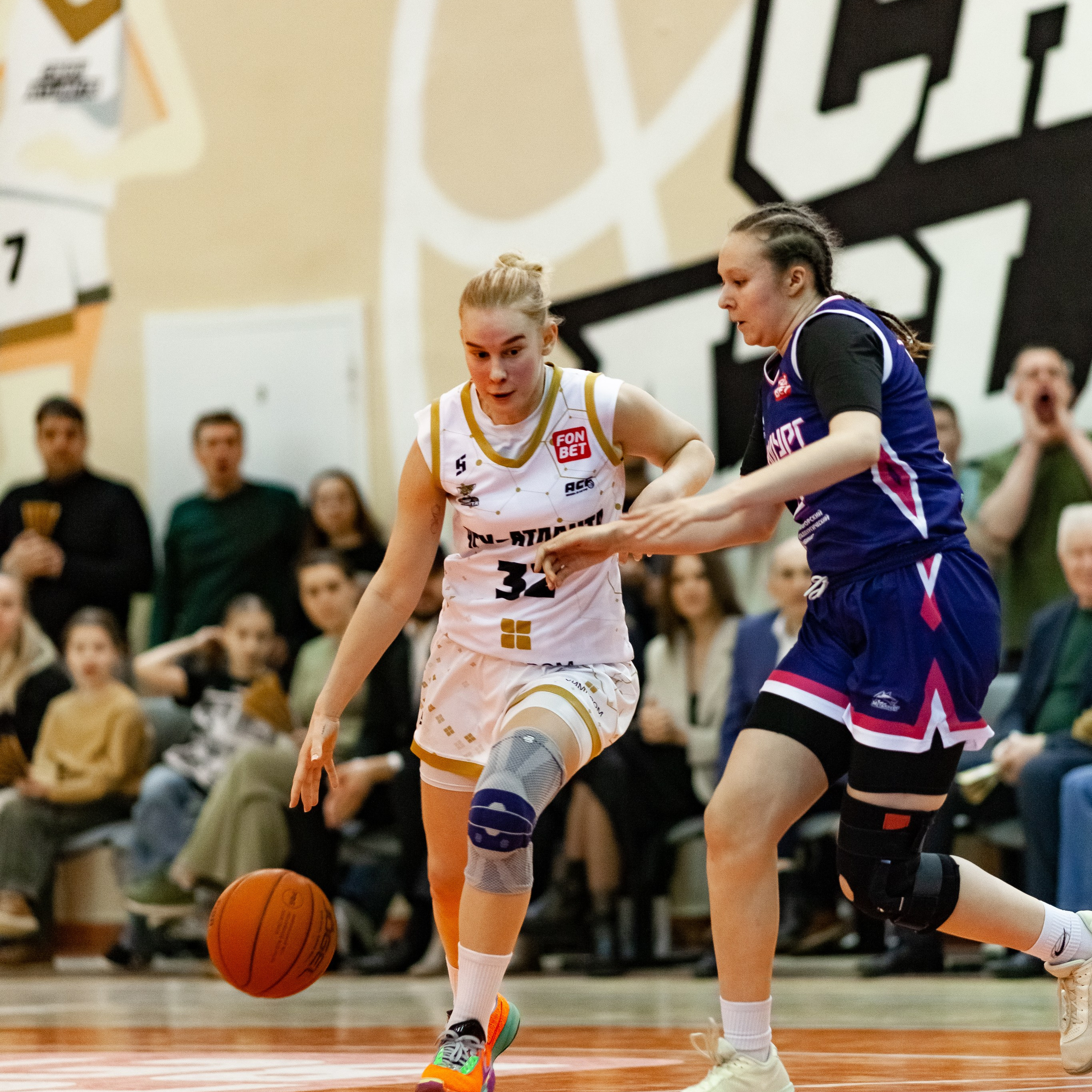 ЧГУ-Атланта — Металлург 3 игра. Фотография