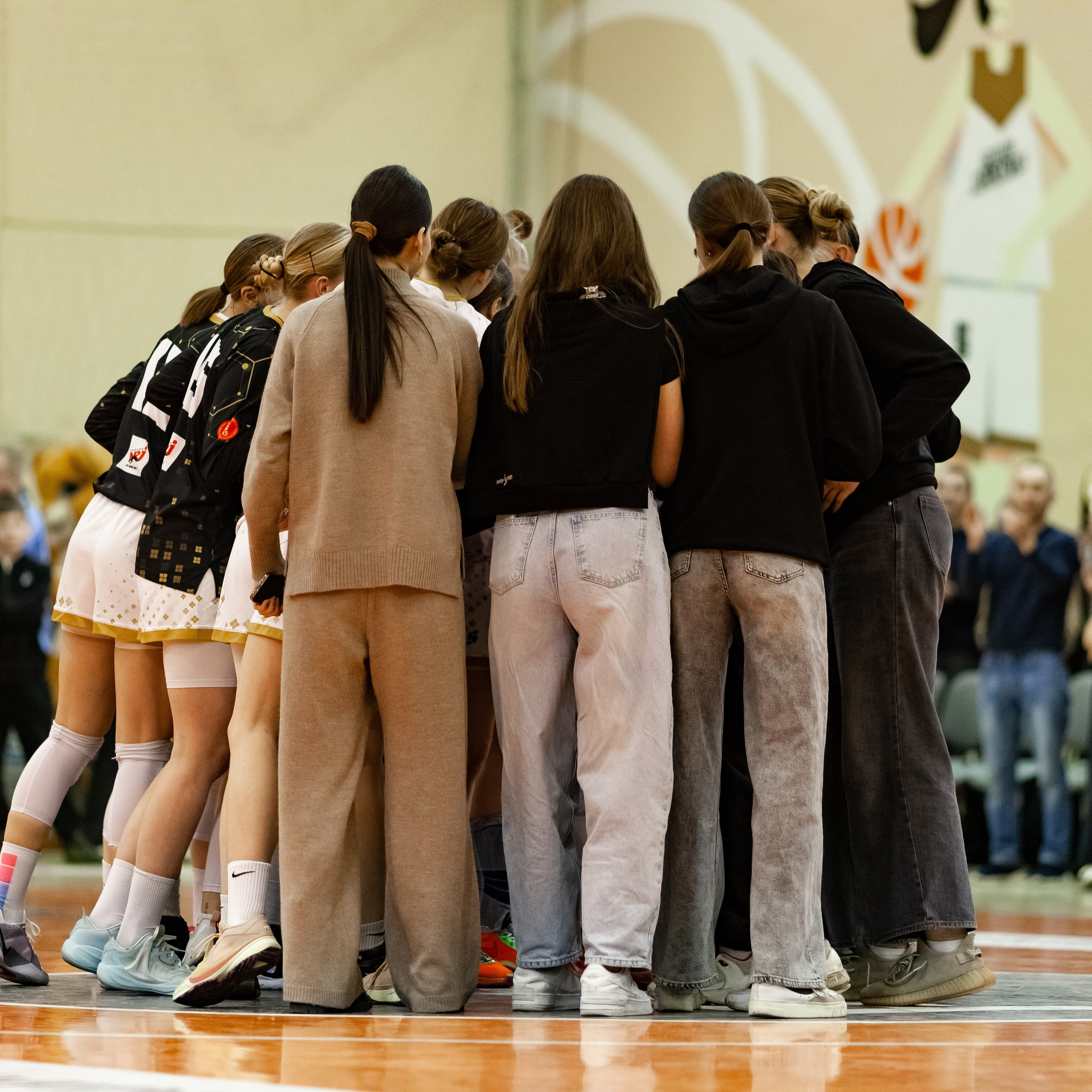 ЧГУ-Атланта — Металлург 3 игра. Фотография