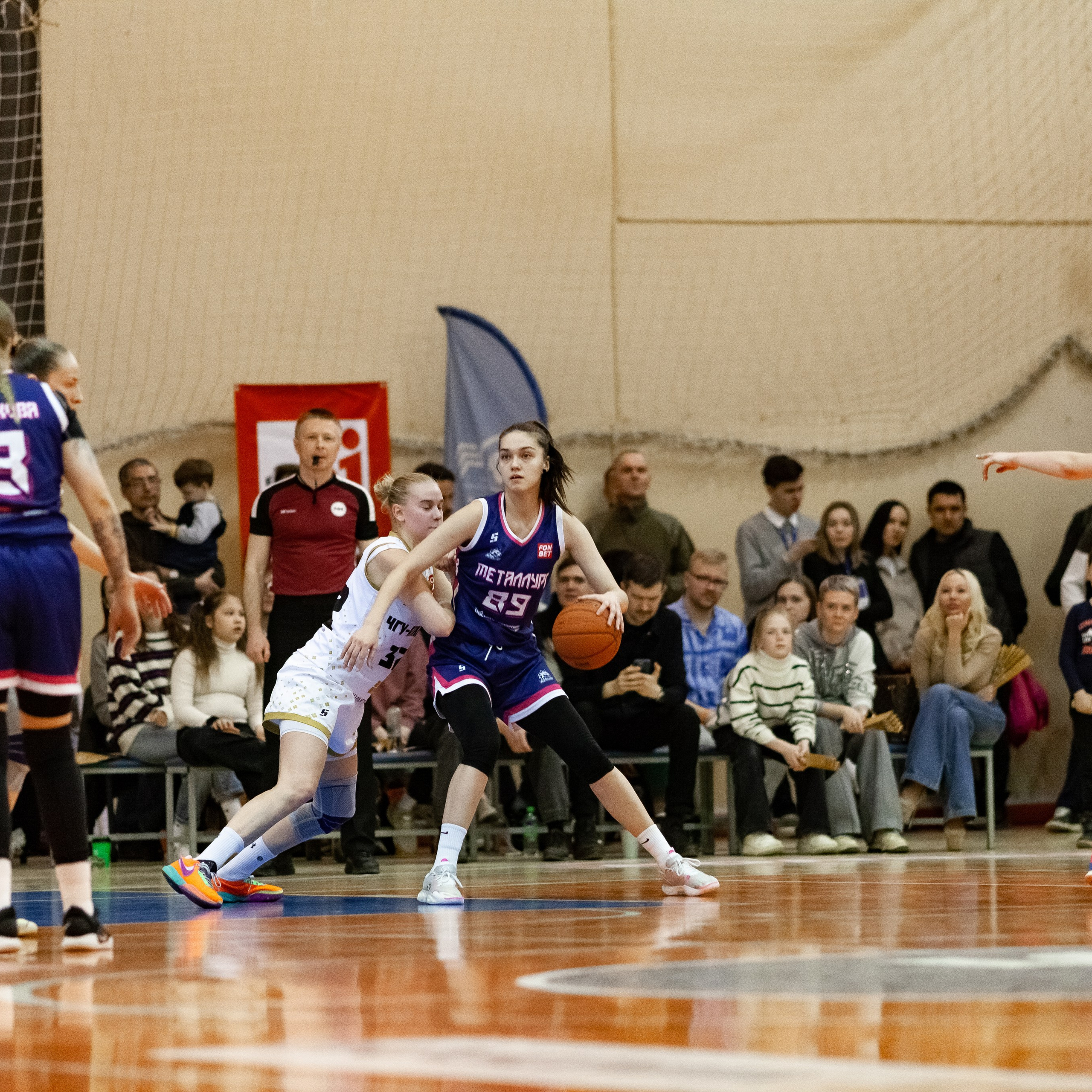 ЧГУ-Атланта — Металлург 3 игра. Фотография