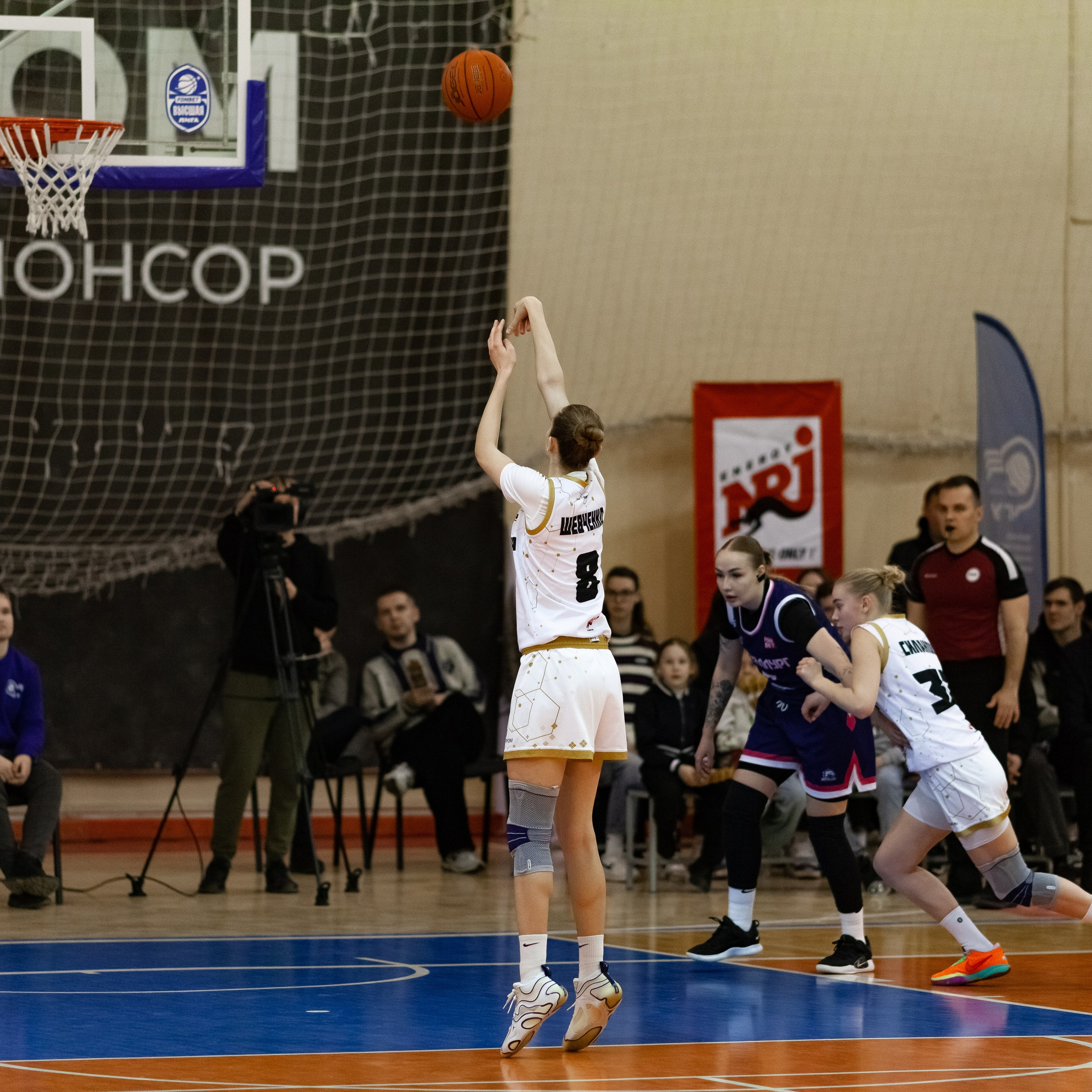 ЧГУ-Атланта — Металлург 3 игра. Фотография