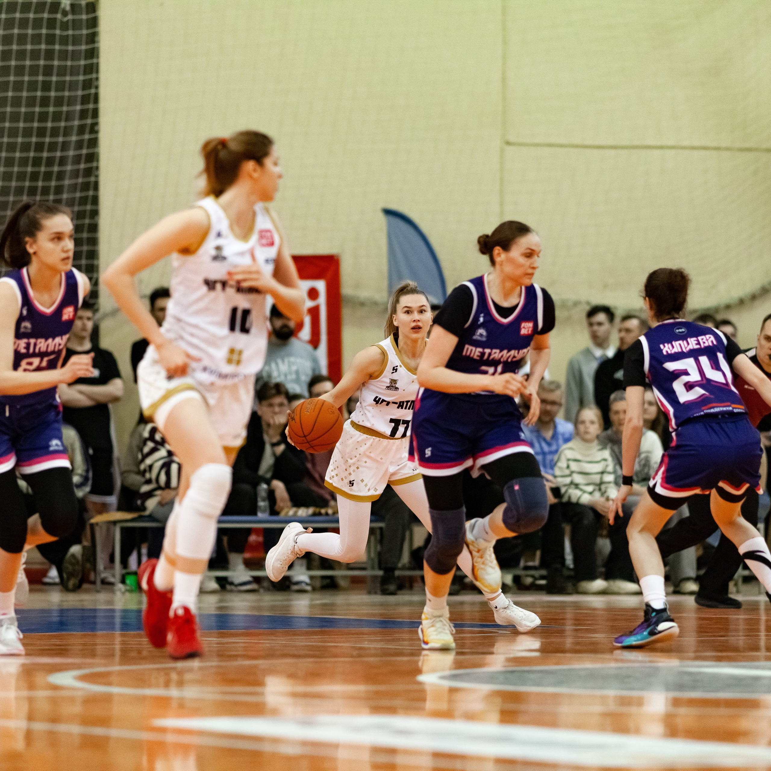 ЧГУ-Атланта — Металлург 3 игра. Фотография