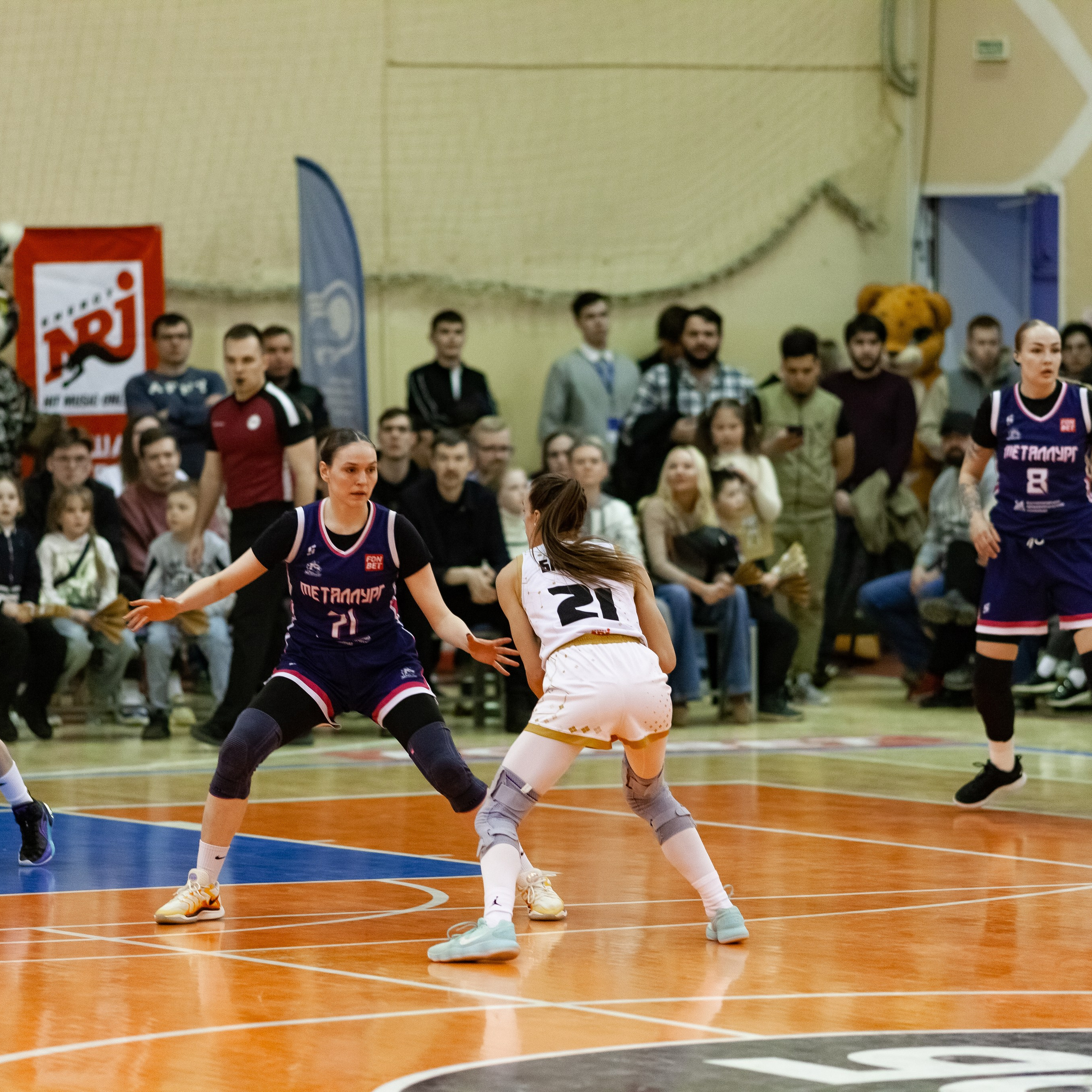 ЧГУ-Атланта — Металлург 3 игра. Фотография