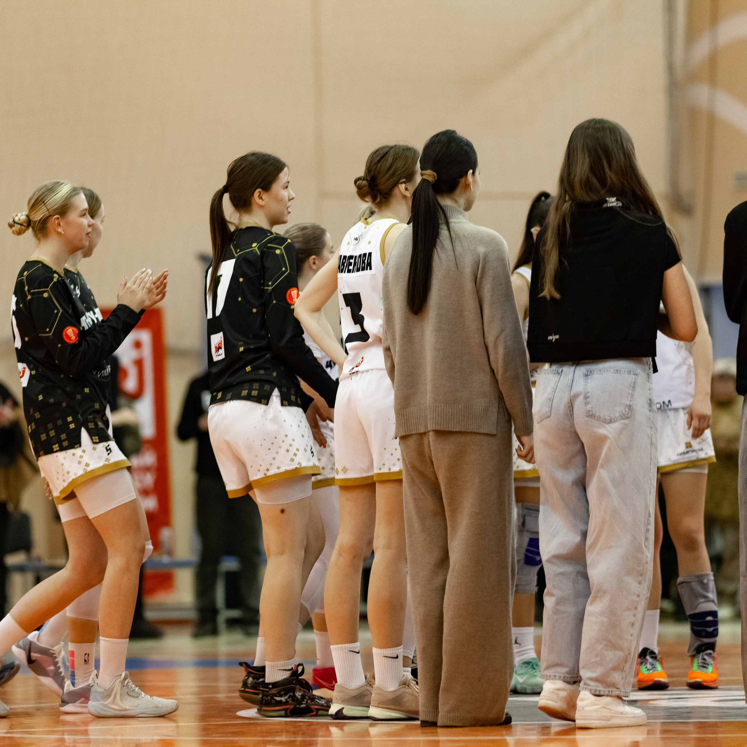 ЧГУ-Атланта — Металлург 3 игра. Фотография