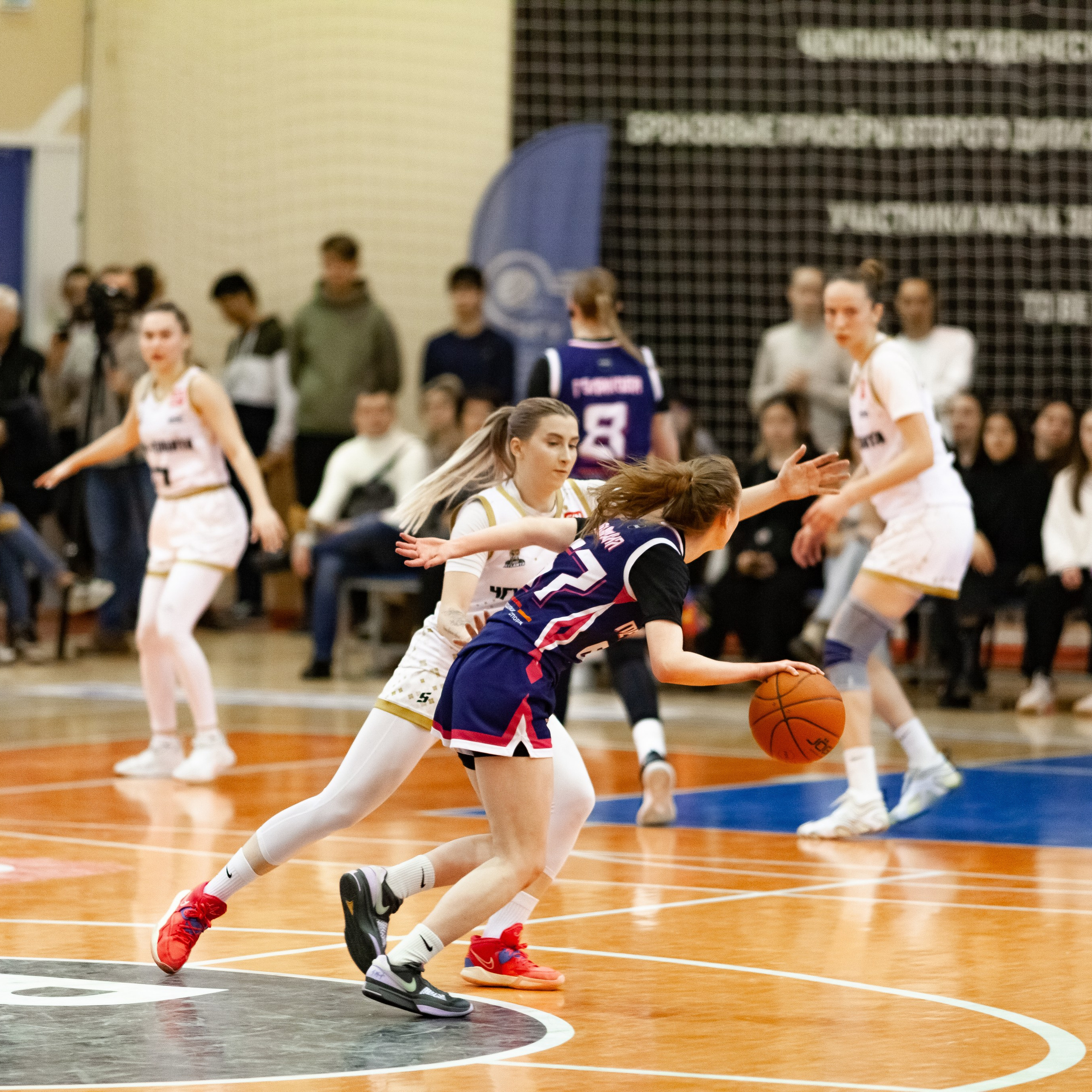 ЧГУ-Атланта — Металлург 3 игра. Фотография