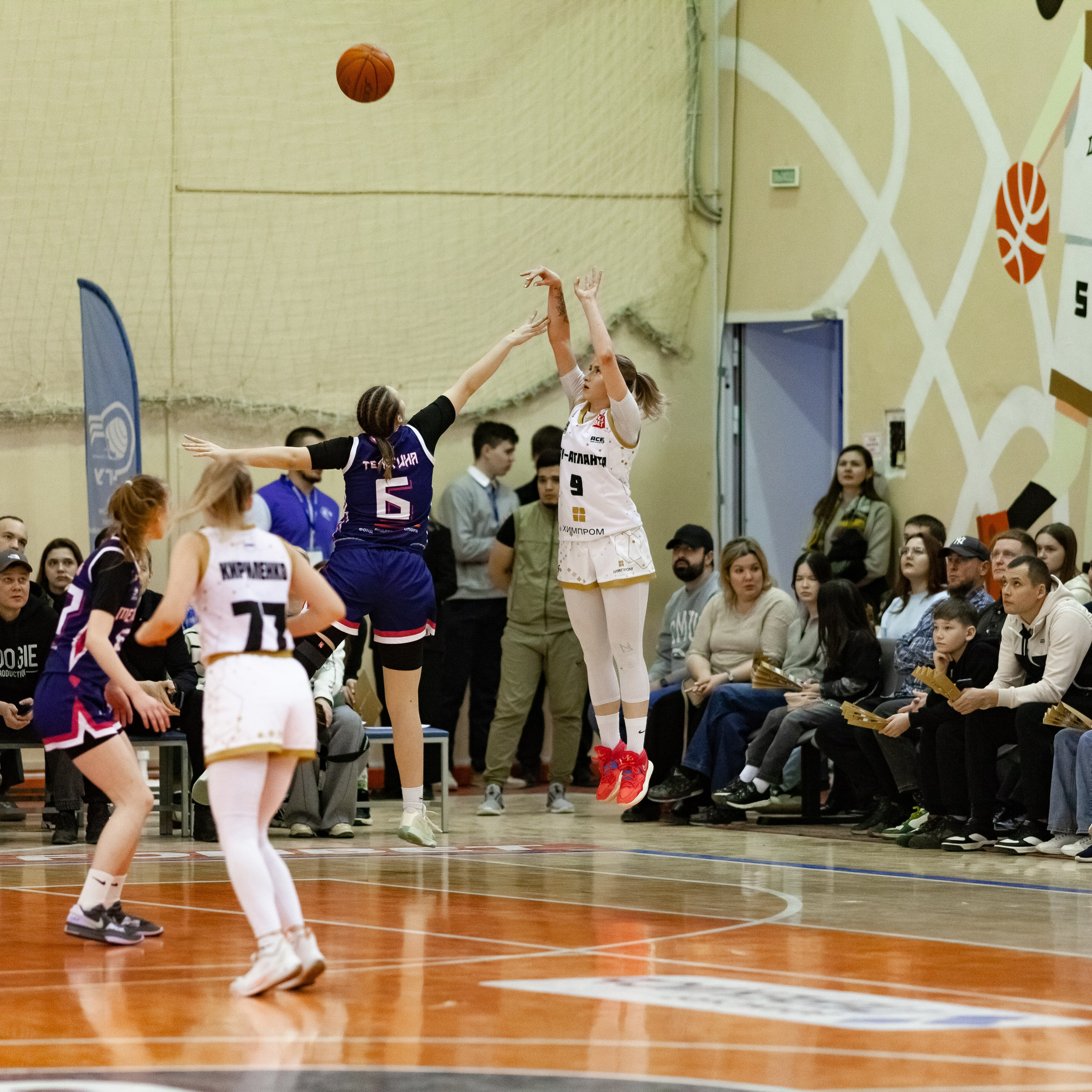 ЧГУ-Атланта — Металлург 3 игра. Фотография