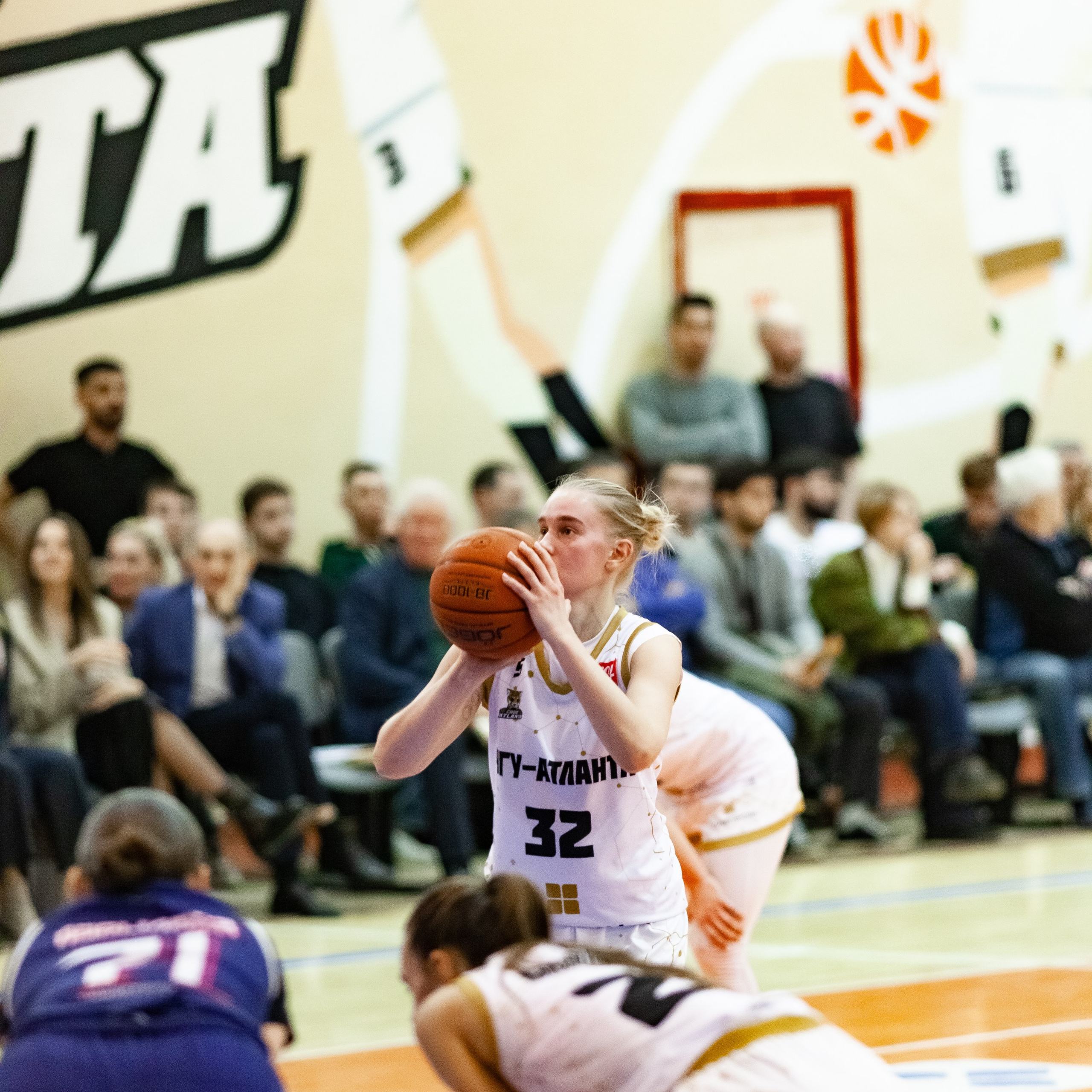 ЧГУ-Атланта — Металлург 3 игра. Фотография