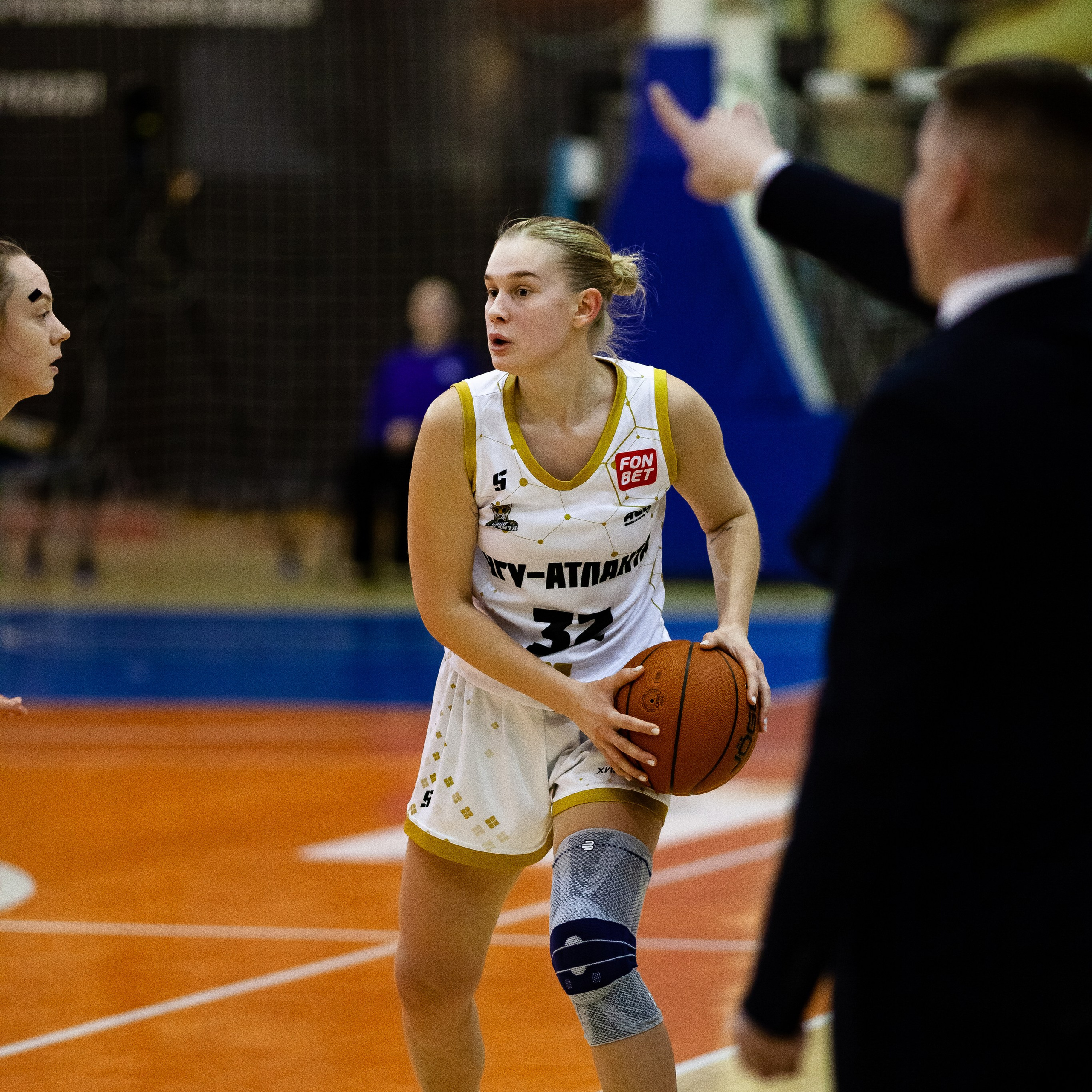 ЧГУ-Атланта — Юность 1 игра. Фотография