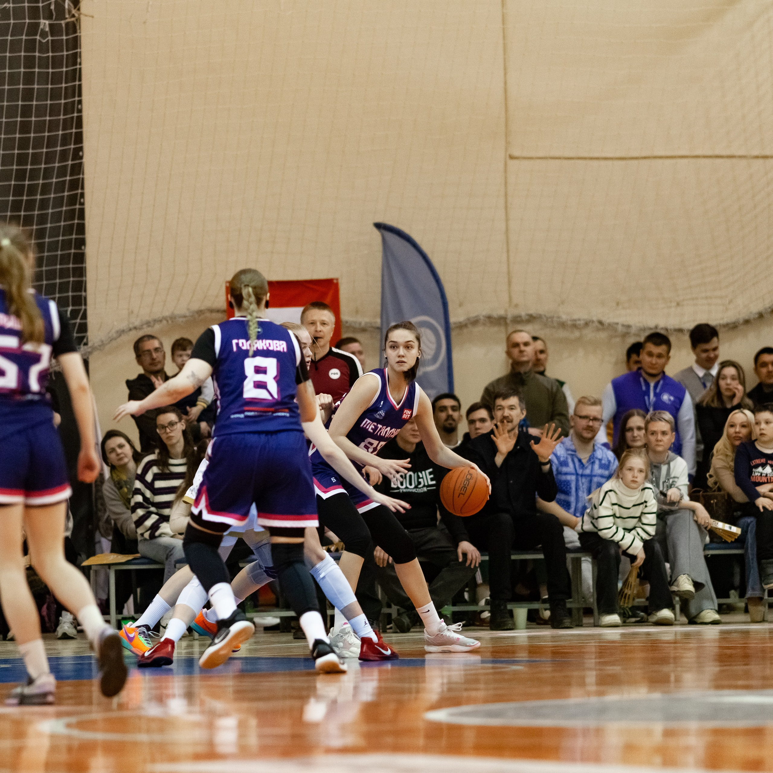 ЧГУ-Атланта — Металлург 3 игра. Фотография