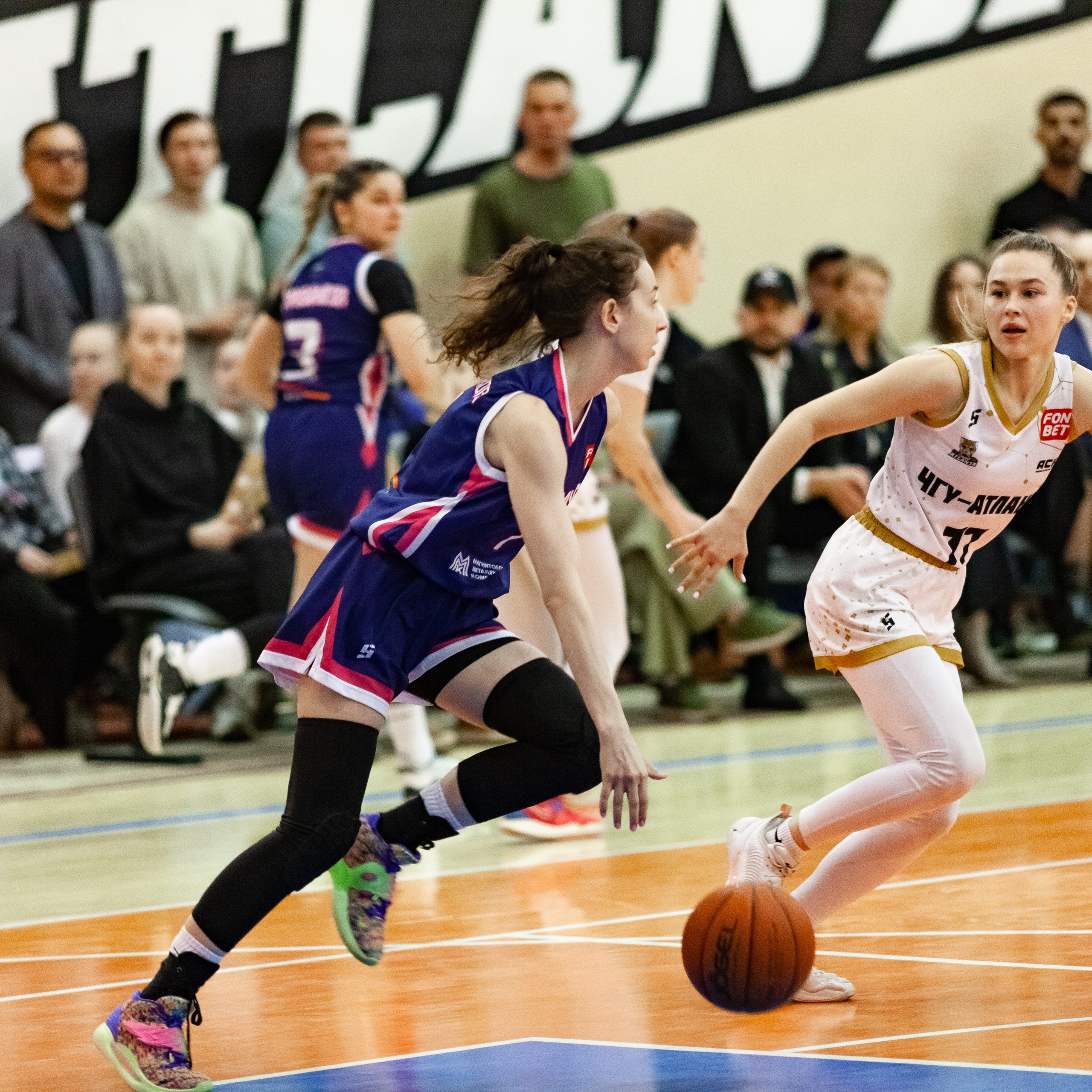 ЧГУ-Атланта — Металлург 3 игра. Фотография