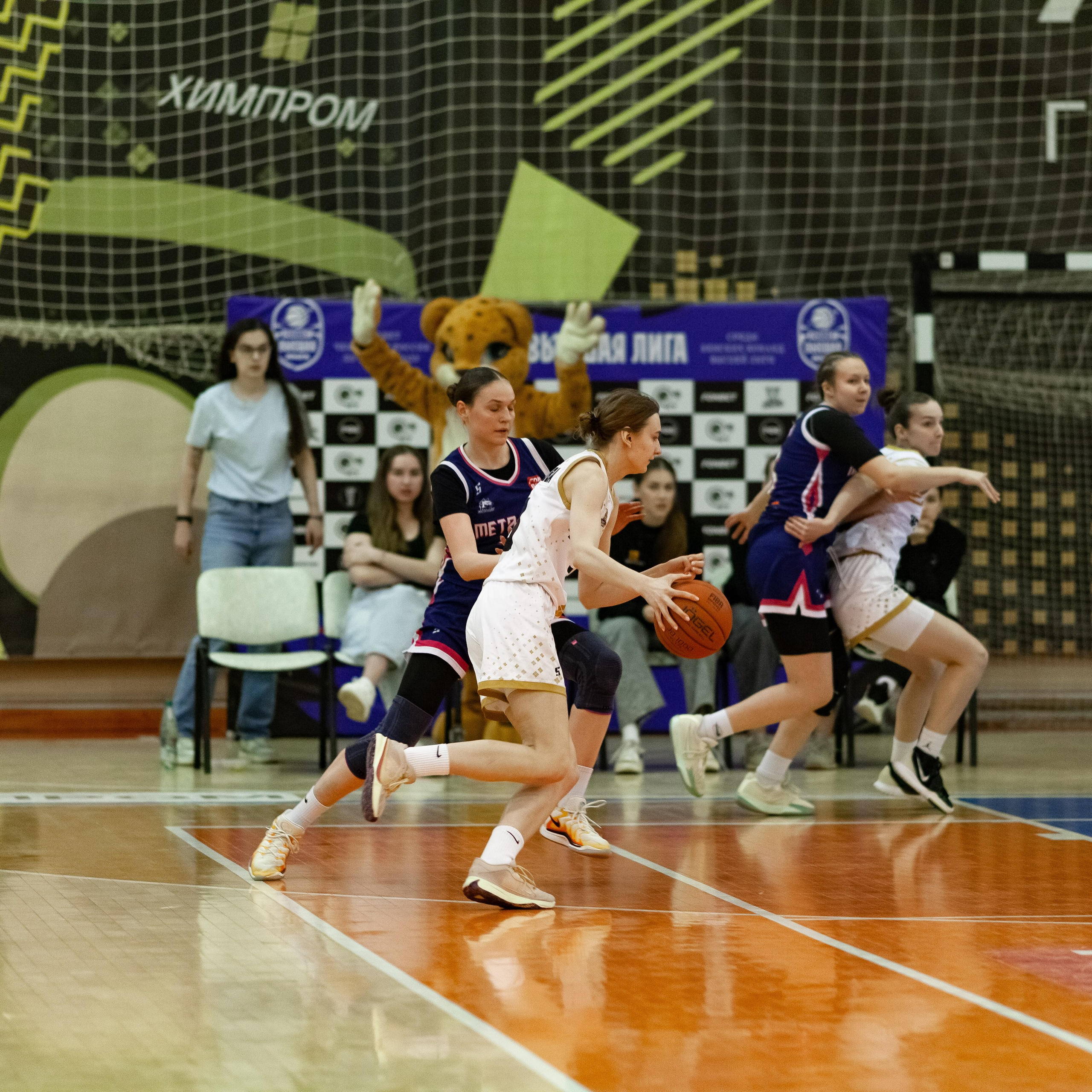 ЧГУ-Атланта — Металлург 3 игра. Фотография