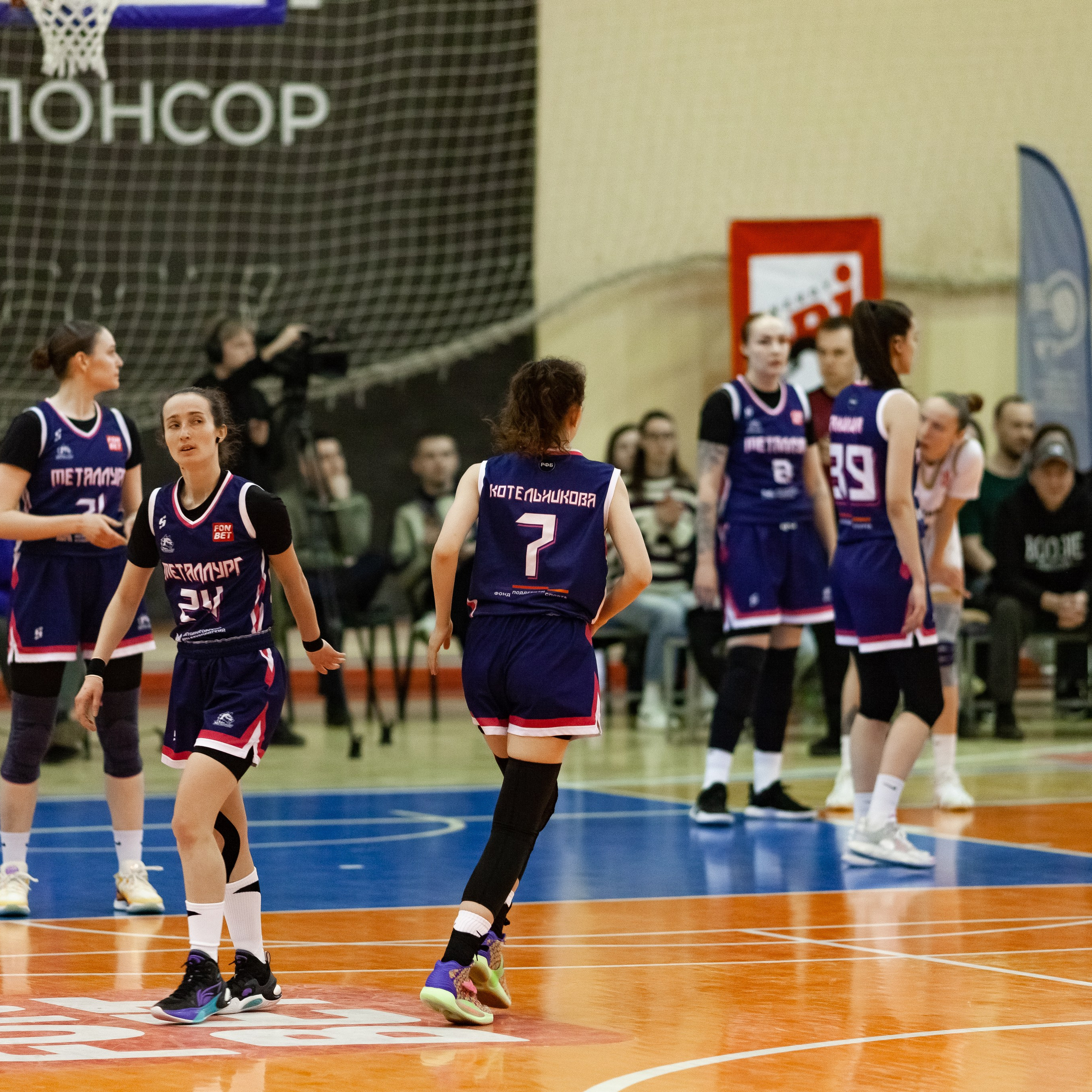 ЧГУ-Атланта — Металлург 3 игра. Фотография