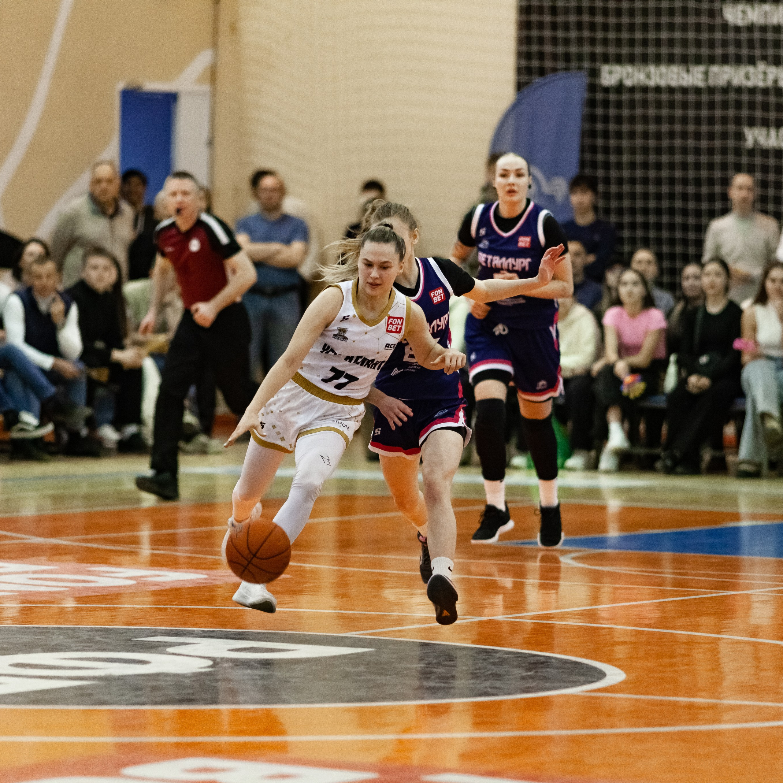 ЧГУ-Атланта — Металлург 3 игра. Фотография