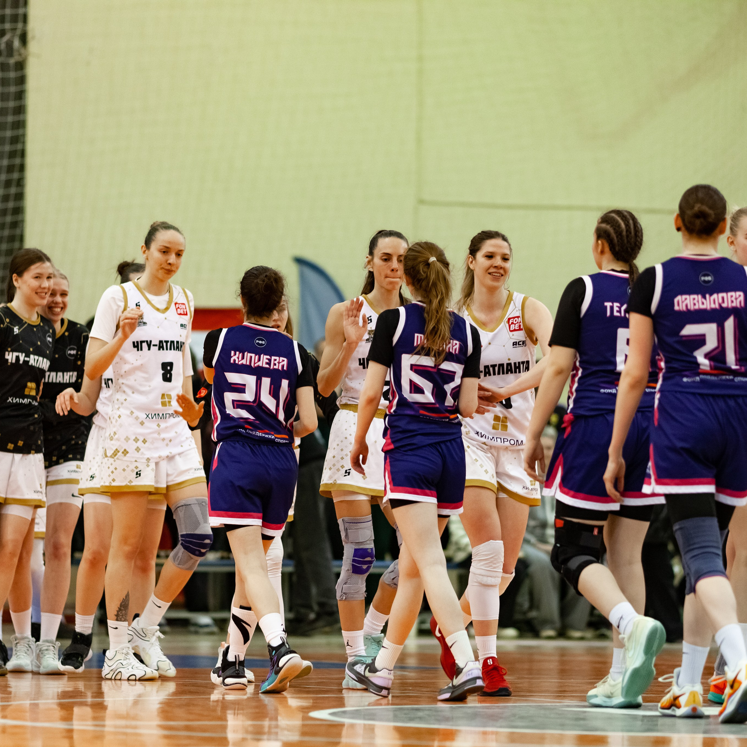 ЧГУ-Атланта — Металлург 3 игра. Фотография