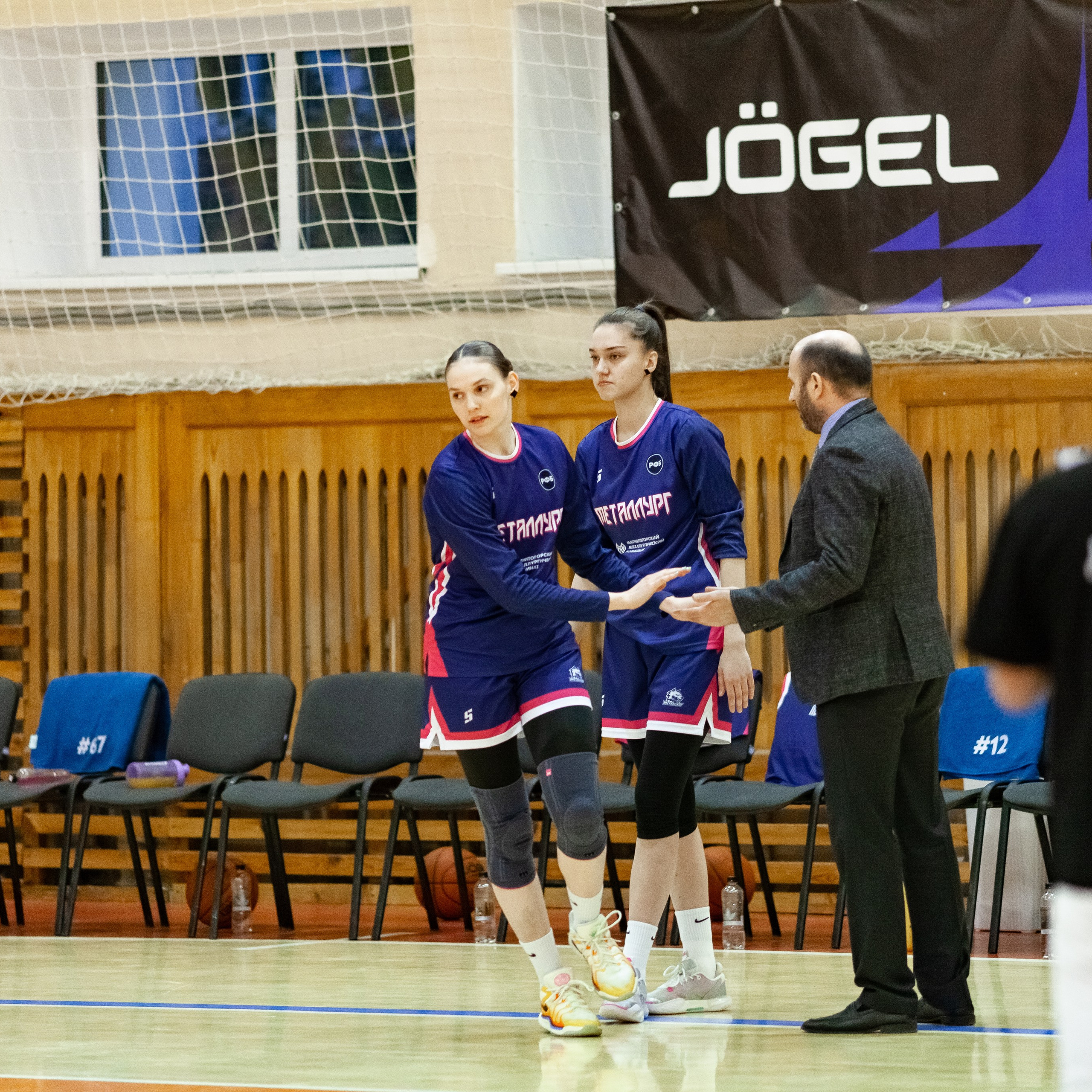 ЧГУ-Атланта — Металлург 3 игра. Фотография