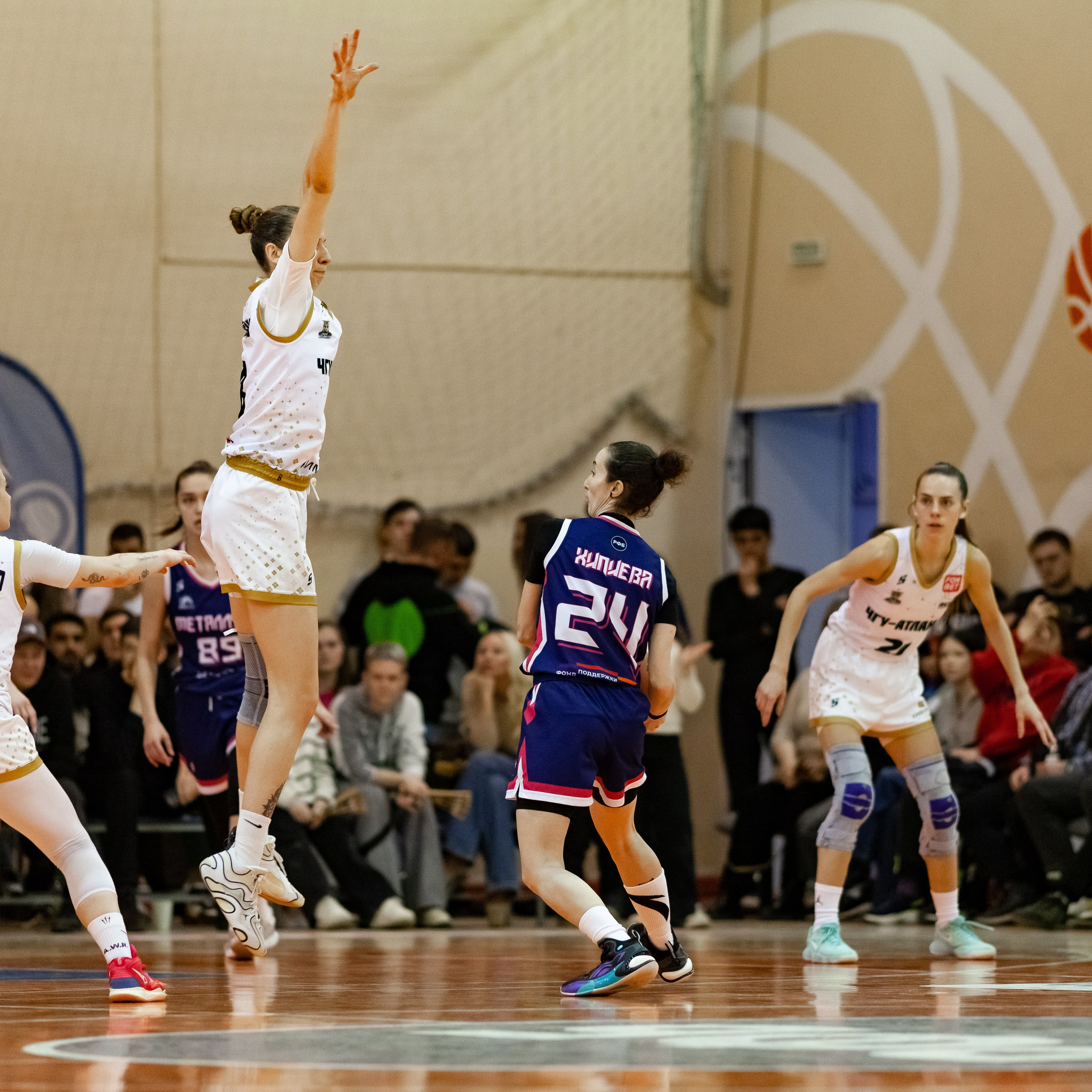 ЧГУ-Атланта — Металлург 3 игра. Фотография