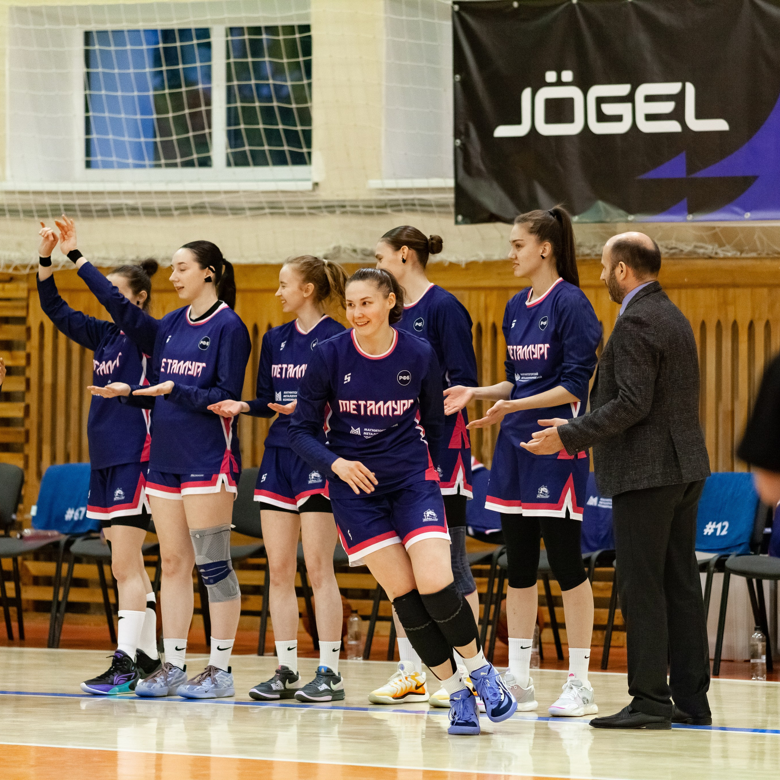 ЧГУ-Атланта — Металлург 3 игра. Фотография