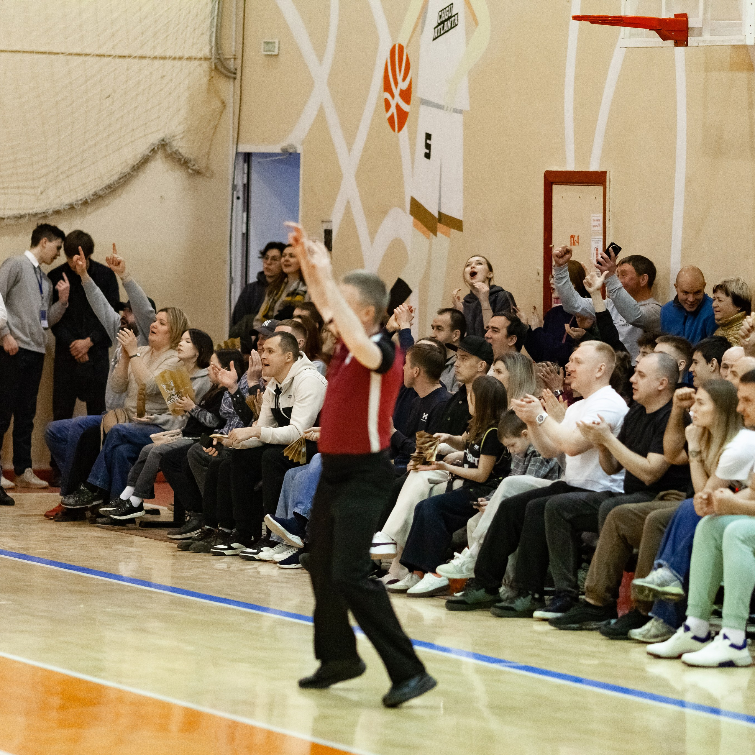 ЧГУ-Атланта — Металлург 3 игра. Фотография