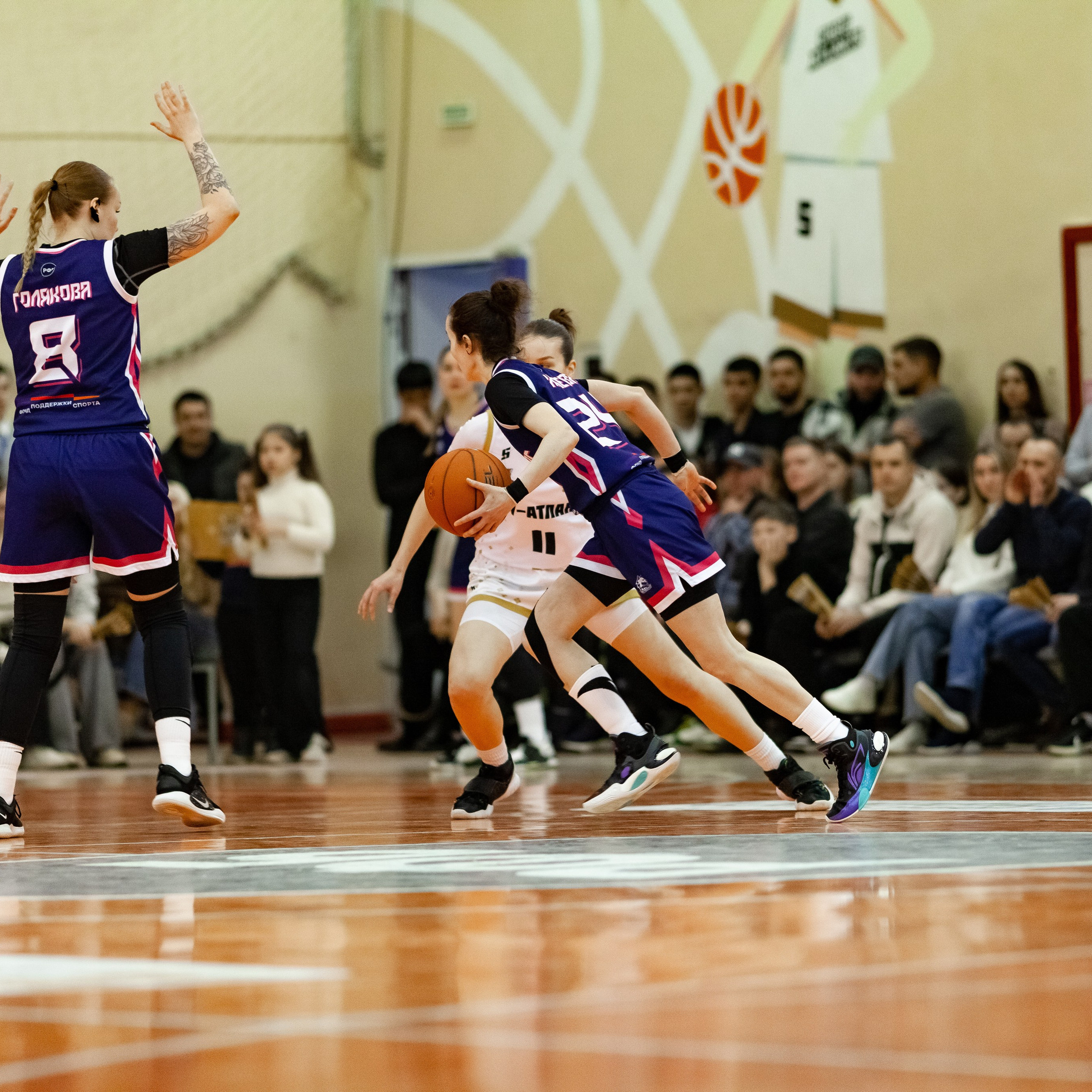 ЧГУ-Атланта — Металлург 3 игра. Фотография