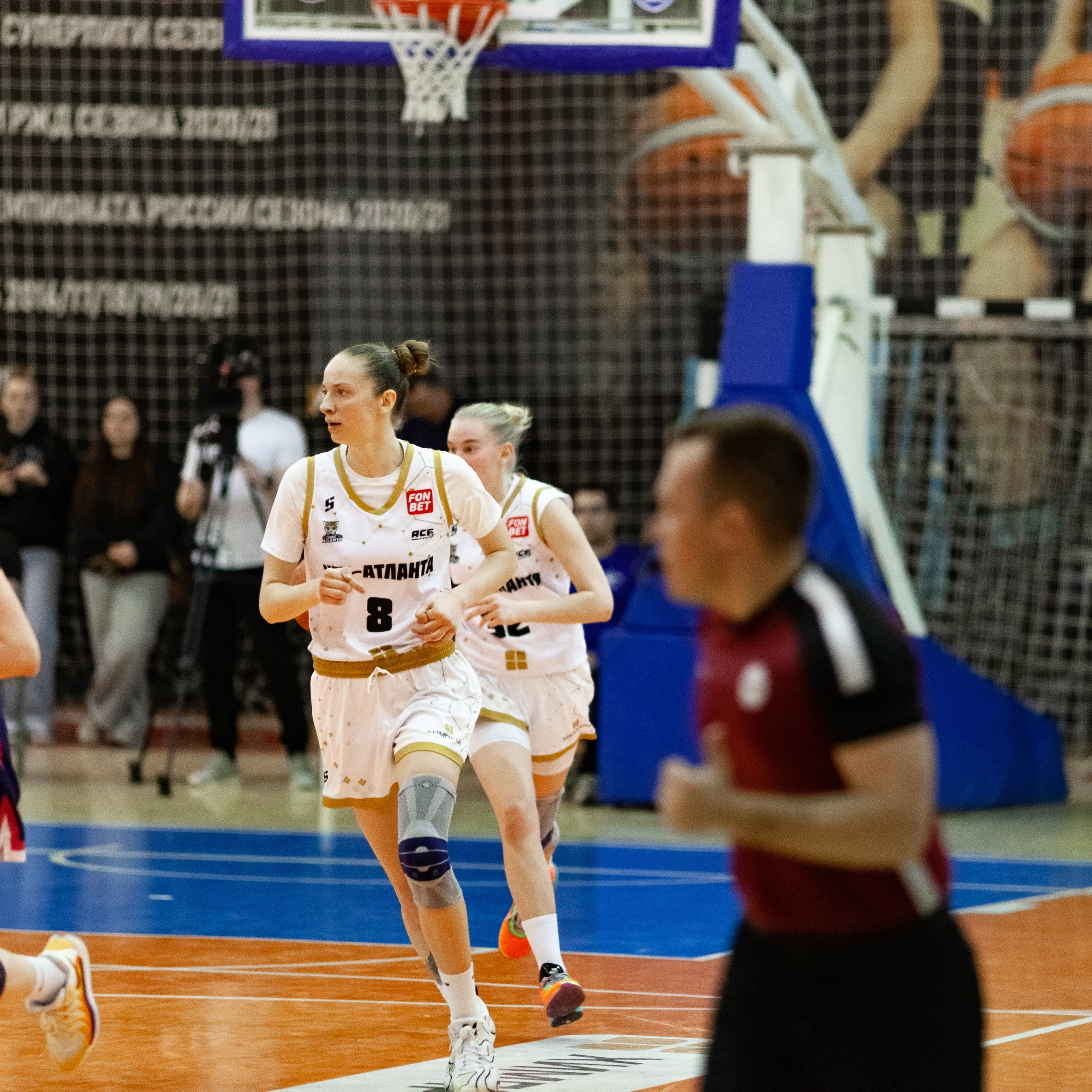 ЧГУ-Атланта — Металлург 3 игра. Фотография