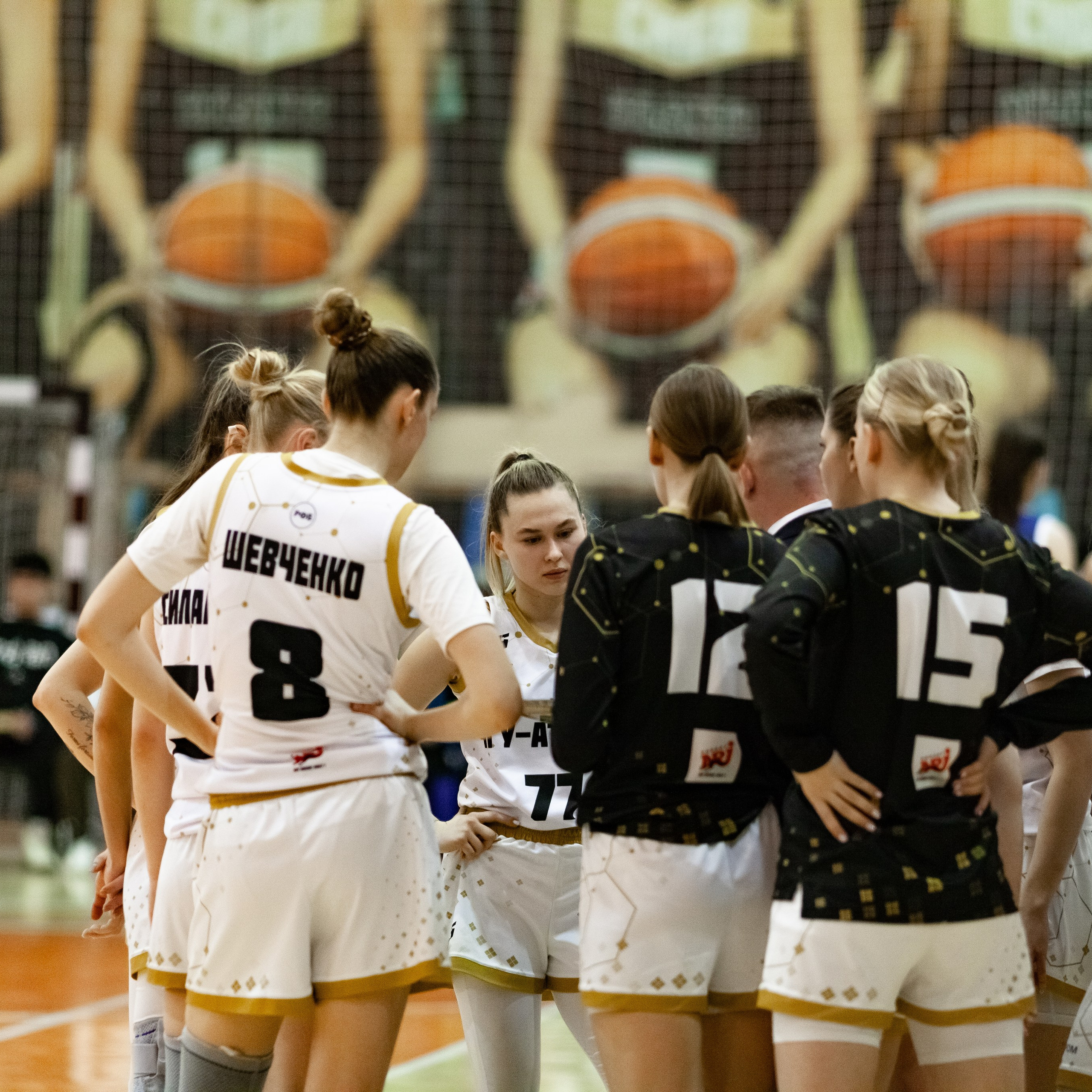 ЧГУ-Атланта — Металлург 3 игра. Фотография