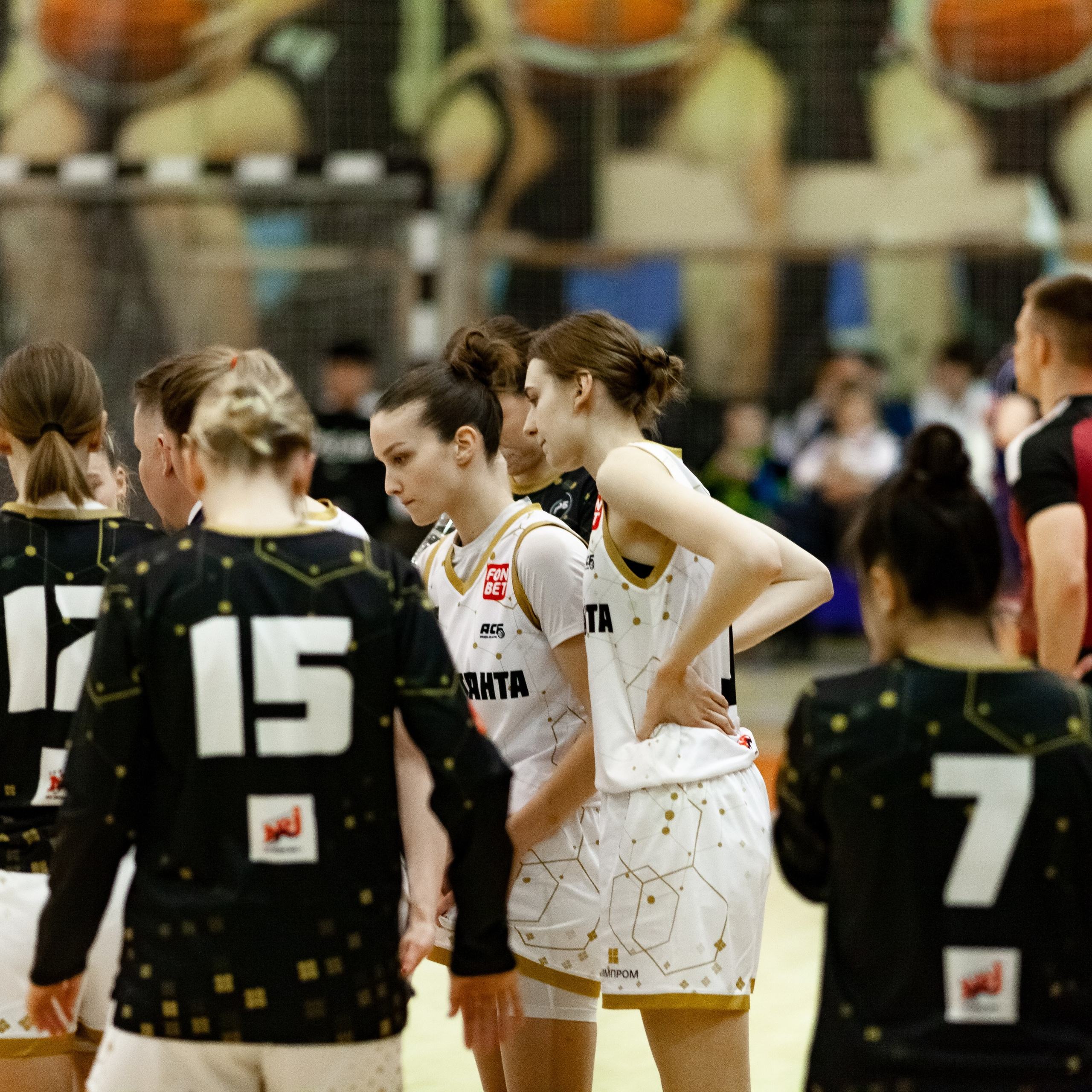 ЧГУ-Атланта — Металлург 3 игра. Фотография