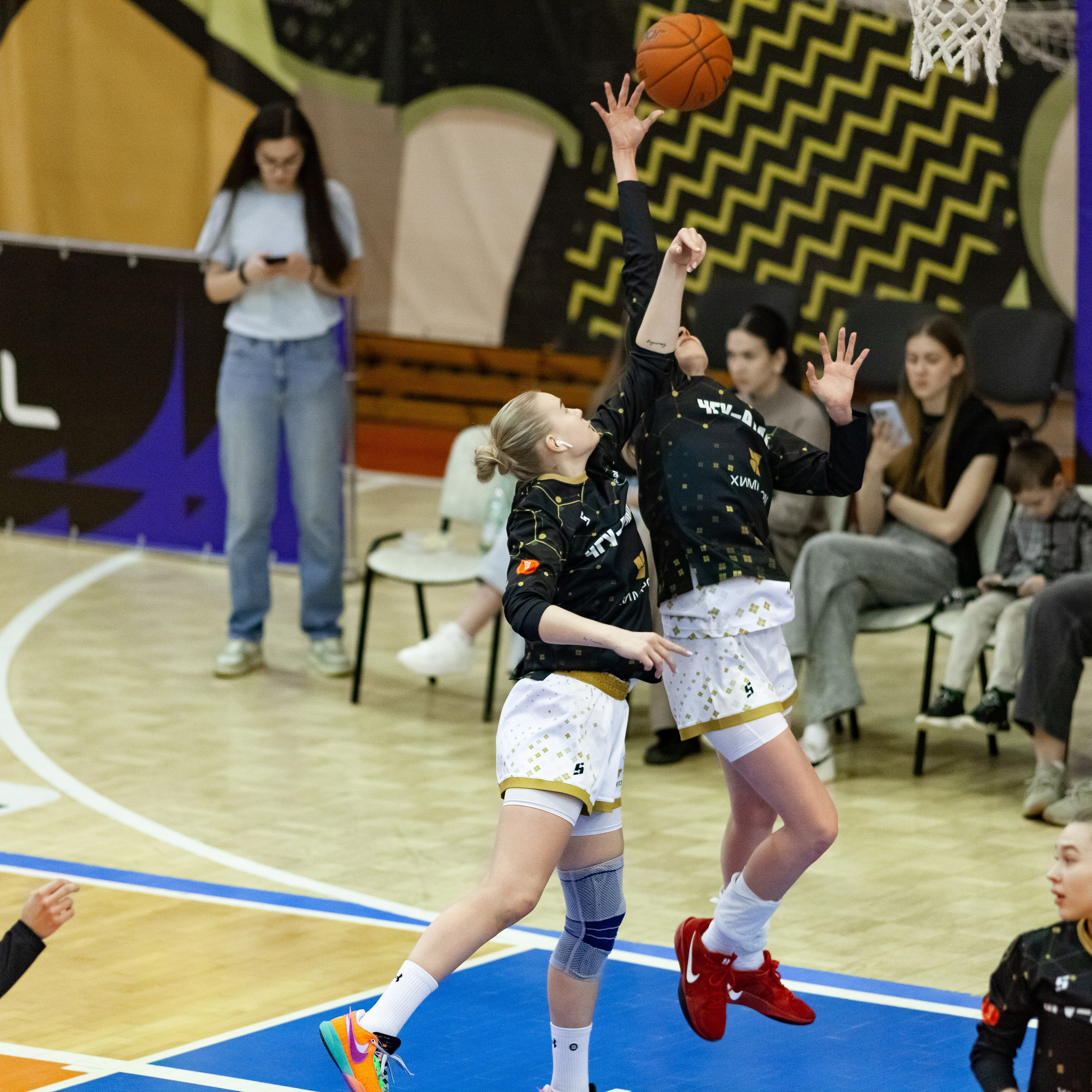 ЧГУ-Атланта — Металлург 3 игра. Фотография